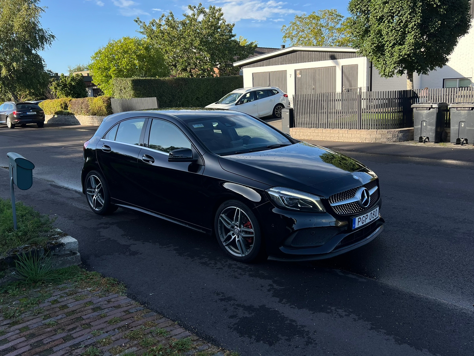 Mercedes-Benz A 180 AMG line 2018, kuva 2/5