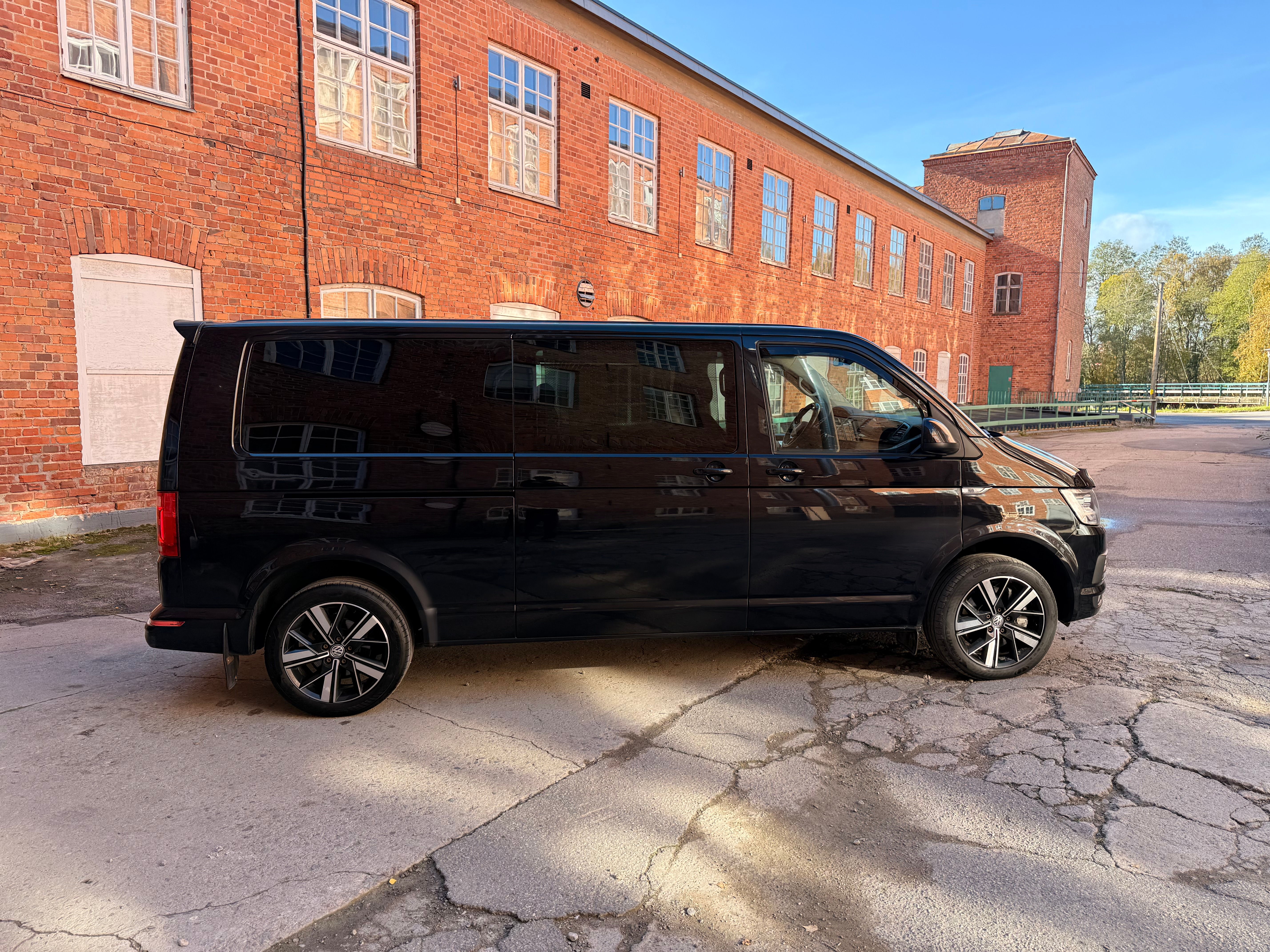 Volkswagen Multivan 2018, bild 6/10