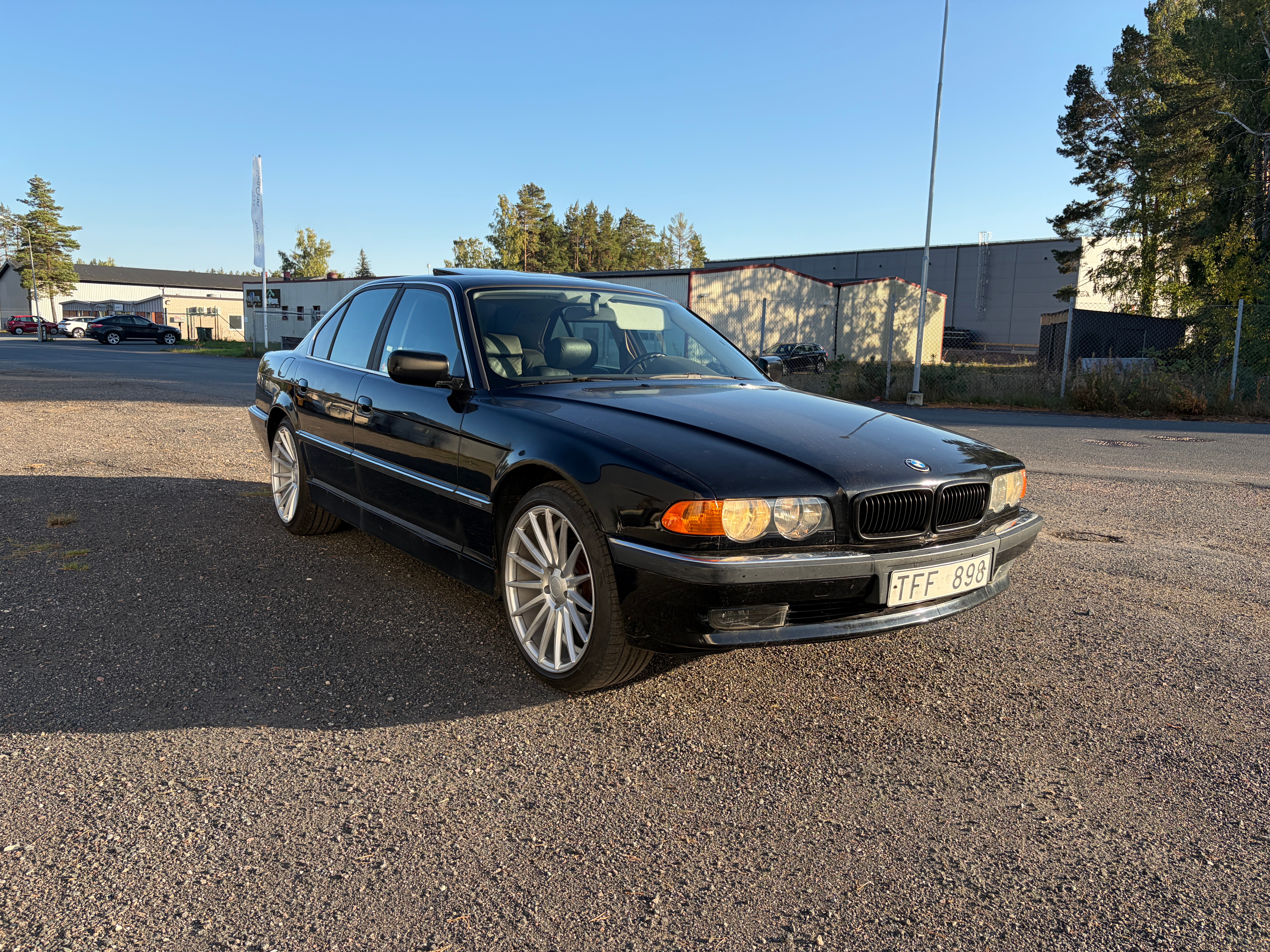 BMW 728