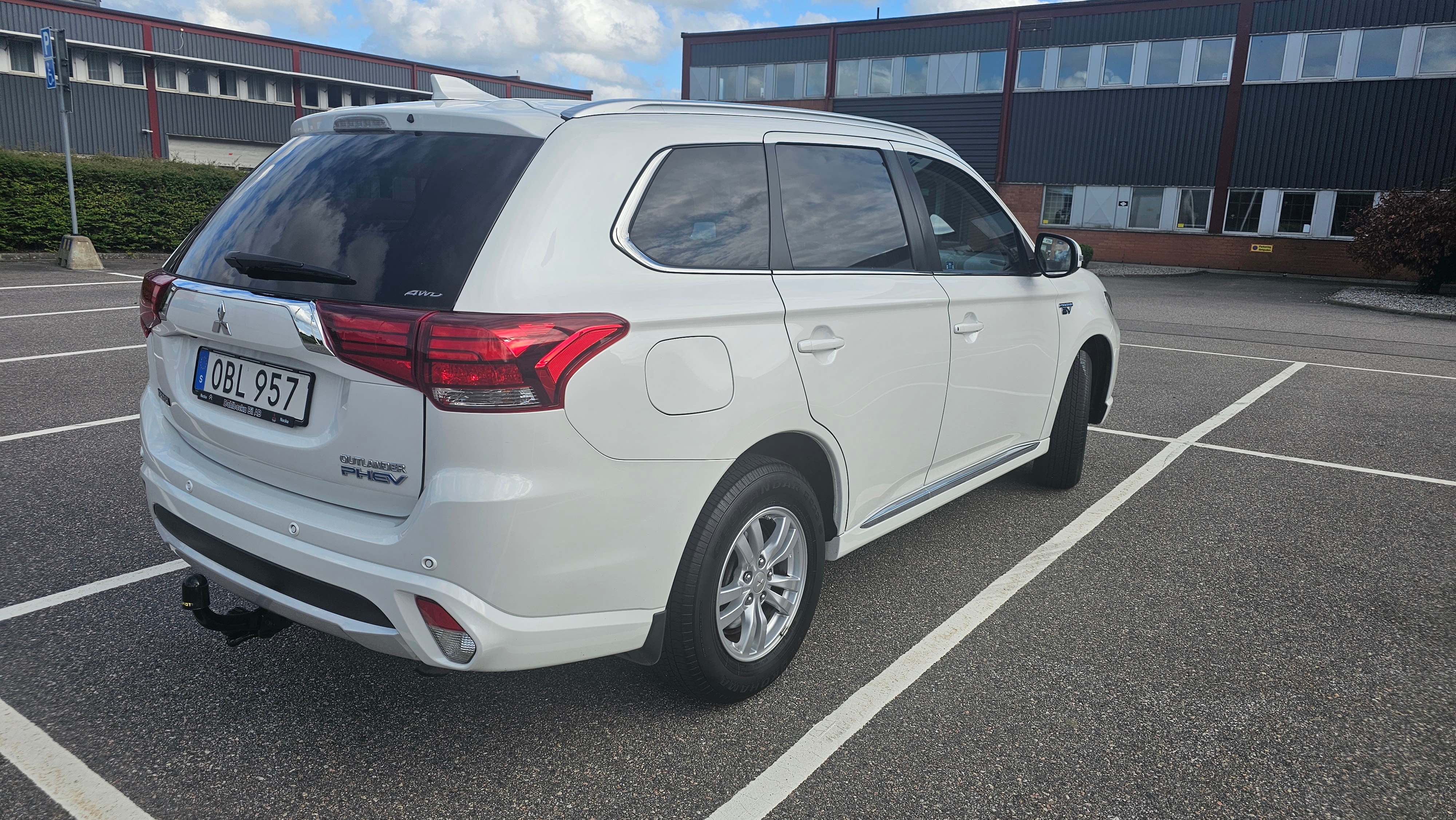 Mitsubishi Outlander PHEV CVT 2016, bild 4/10