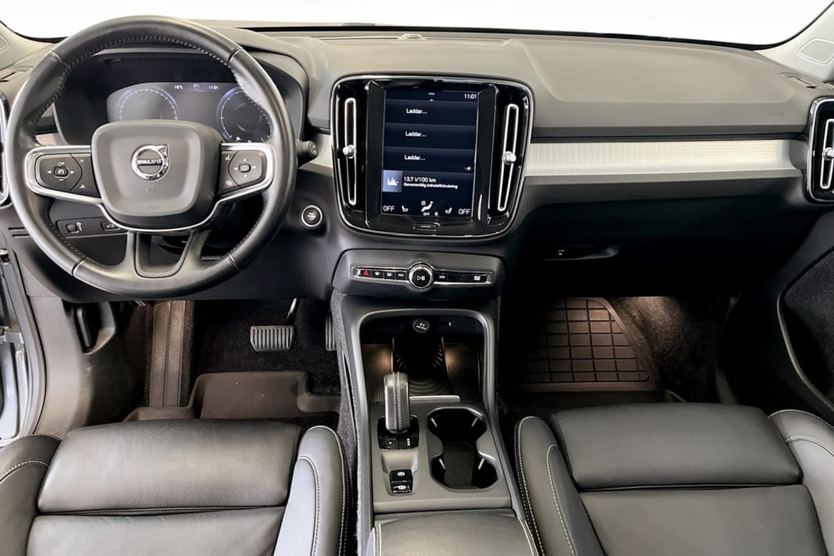 Volvo XC40 D4 AWD Momentum Intro Edition 2018, bild 4/9