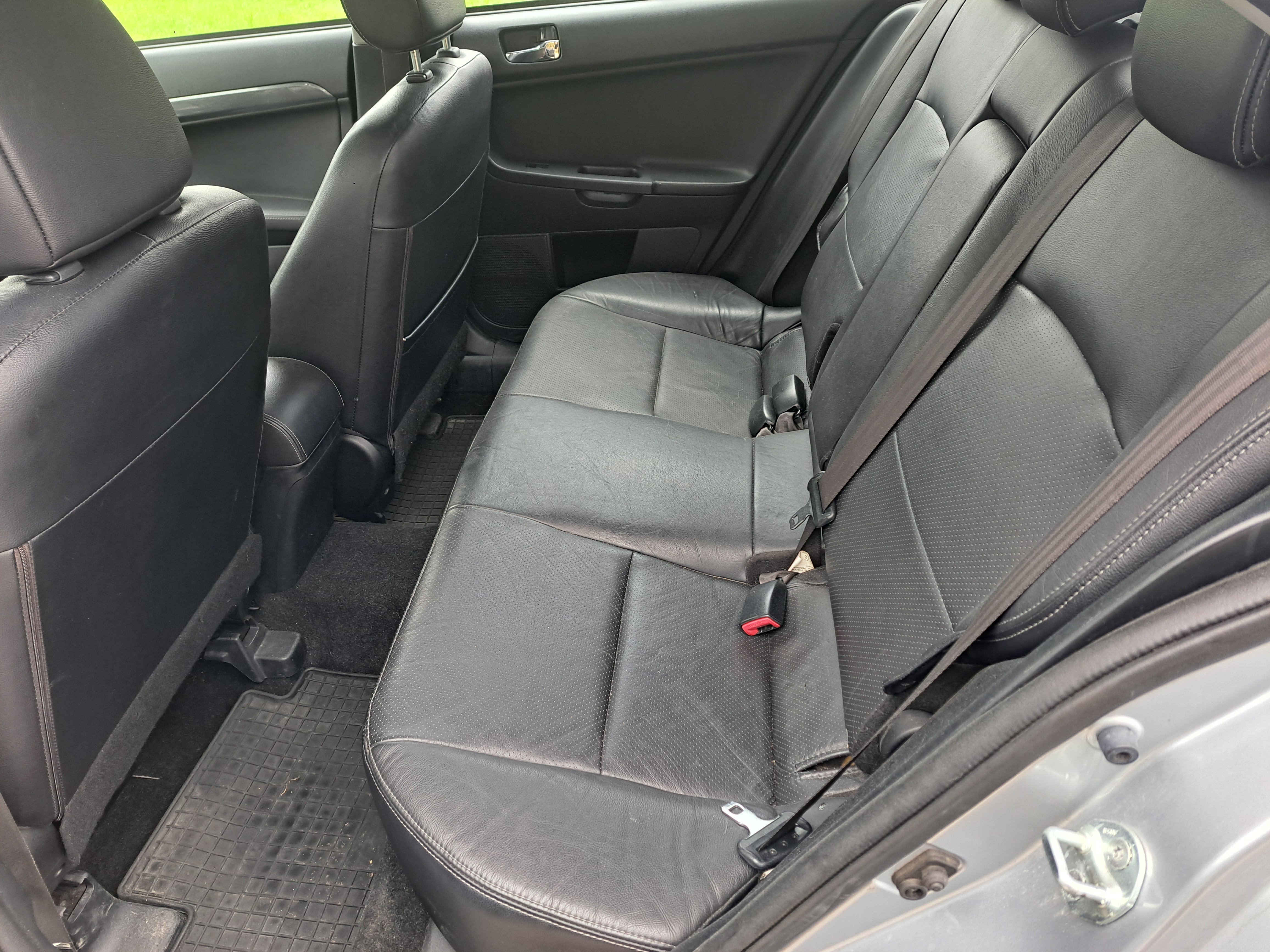 Mitsubishi Lancer 2011, bild 4/10