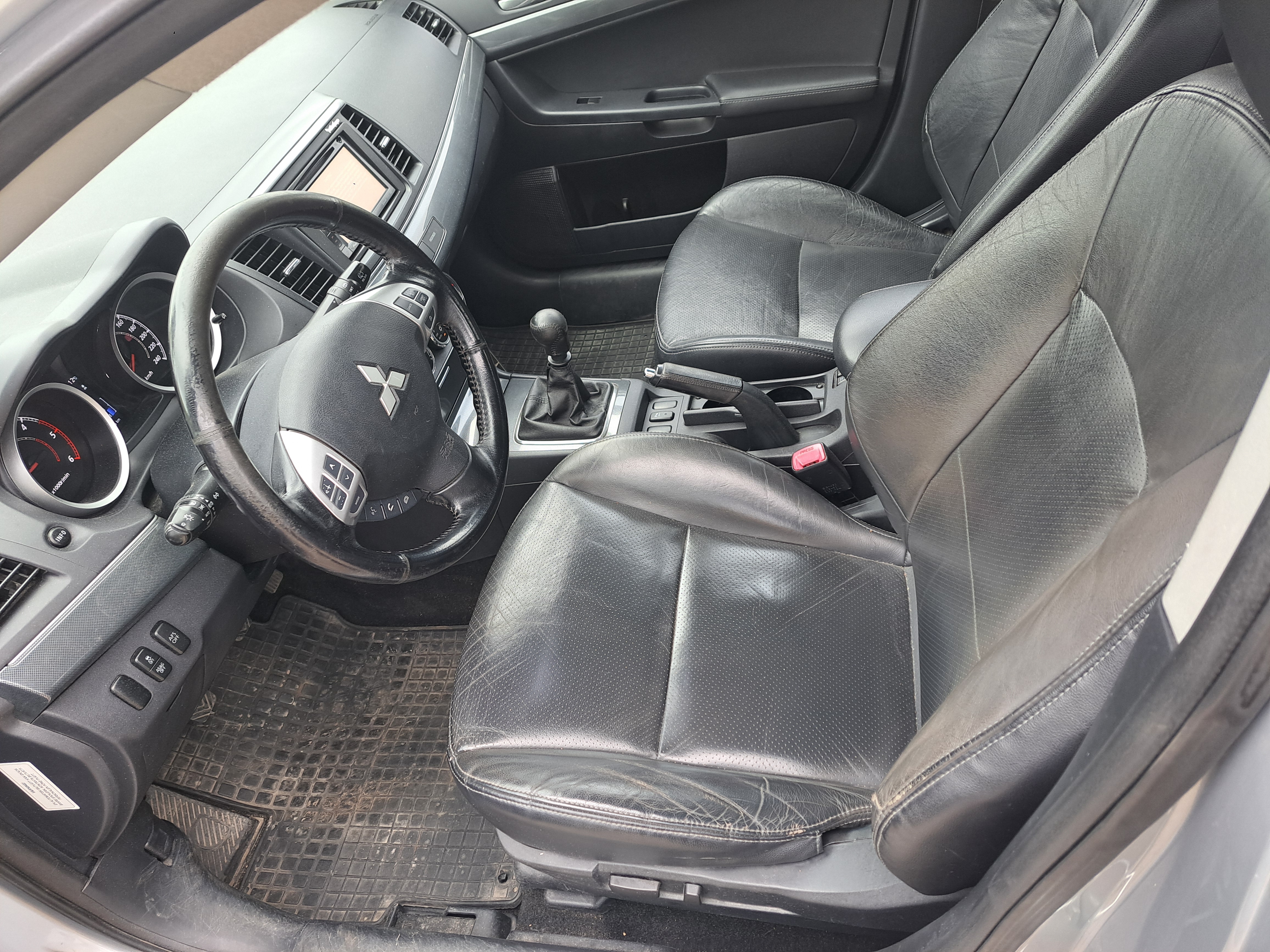 Mitsubishi Lancer 2011, bild 3/10