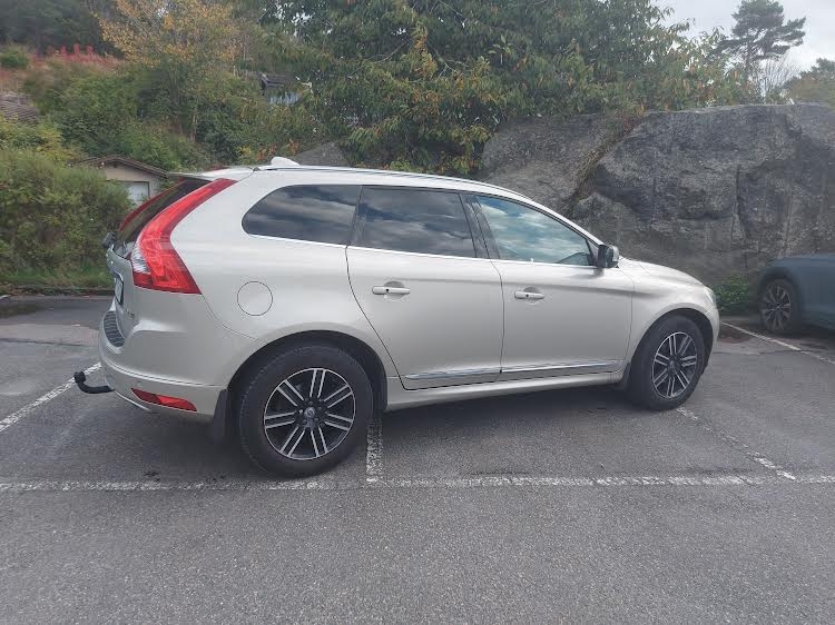 Volvo XC60 D4 AWD Geartronic 2017, bild 2/5