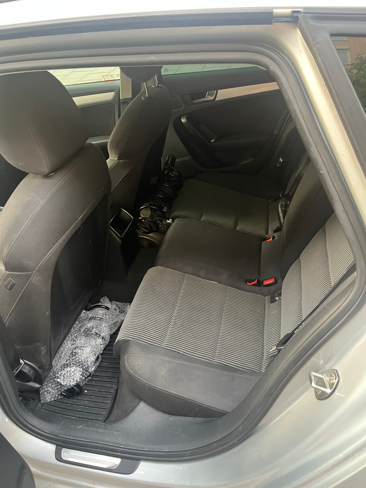 Audi A4 Avant 2.0 TDI DPF Manuell 2009, bild 6/7