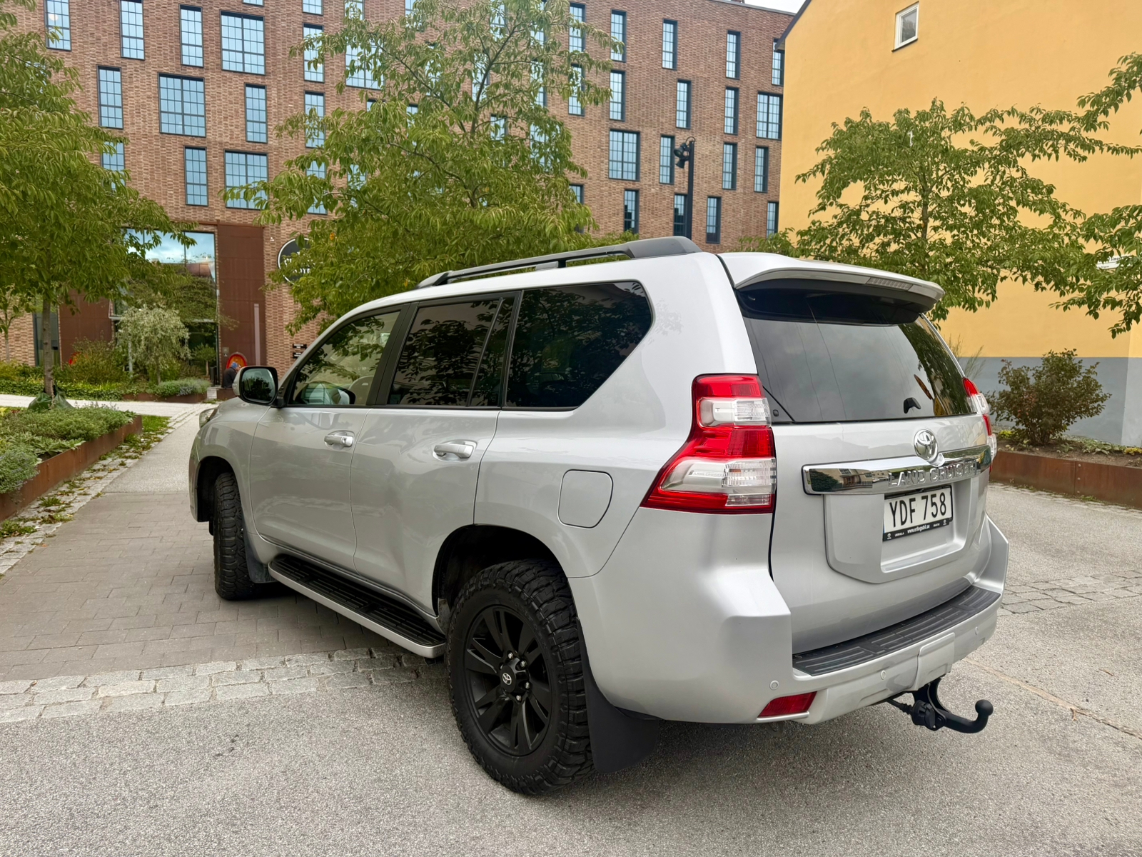 Toyota Land Cruiser 2016, bild 2/10