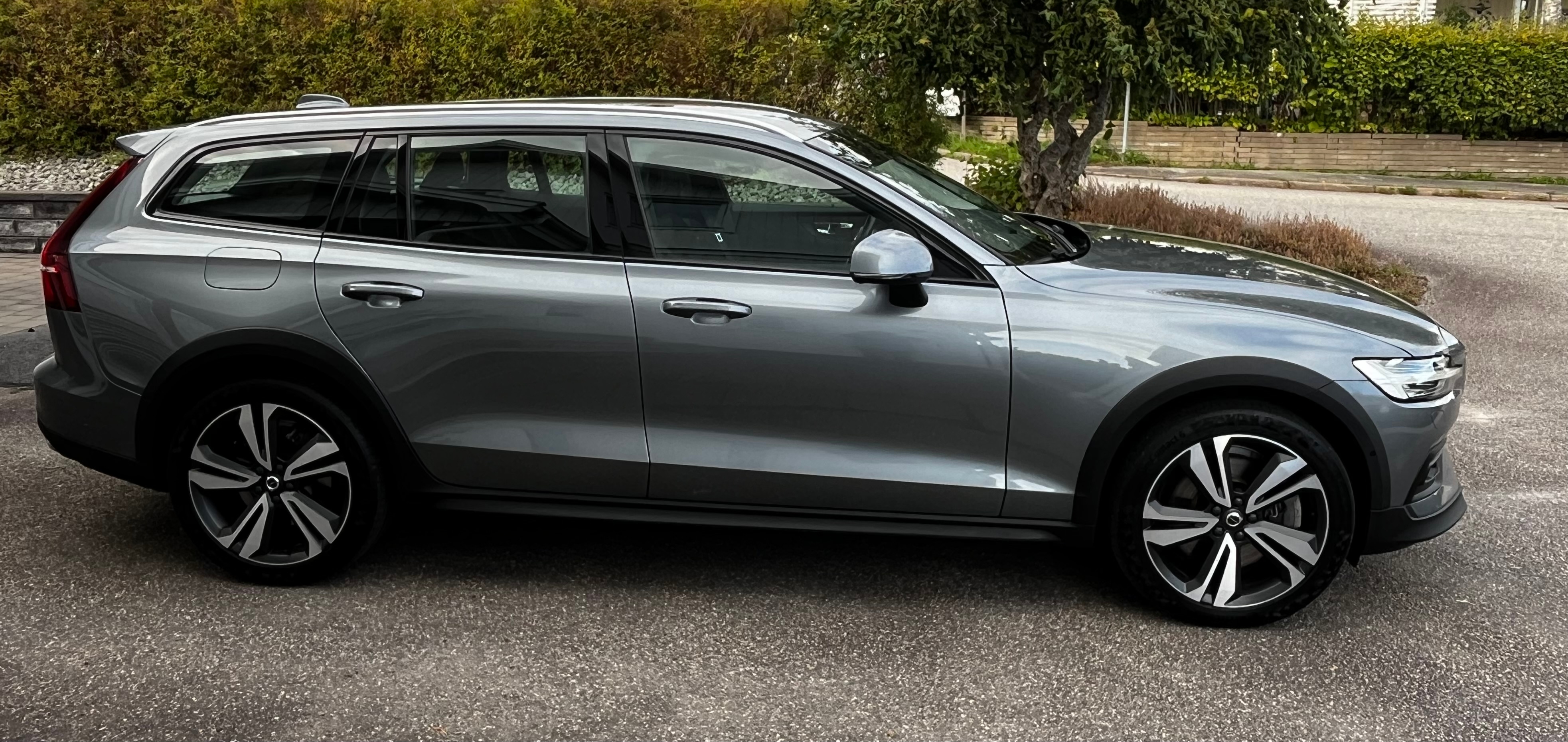 Volvo V60 Cross Country 2020, kuva 4/10