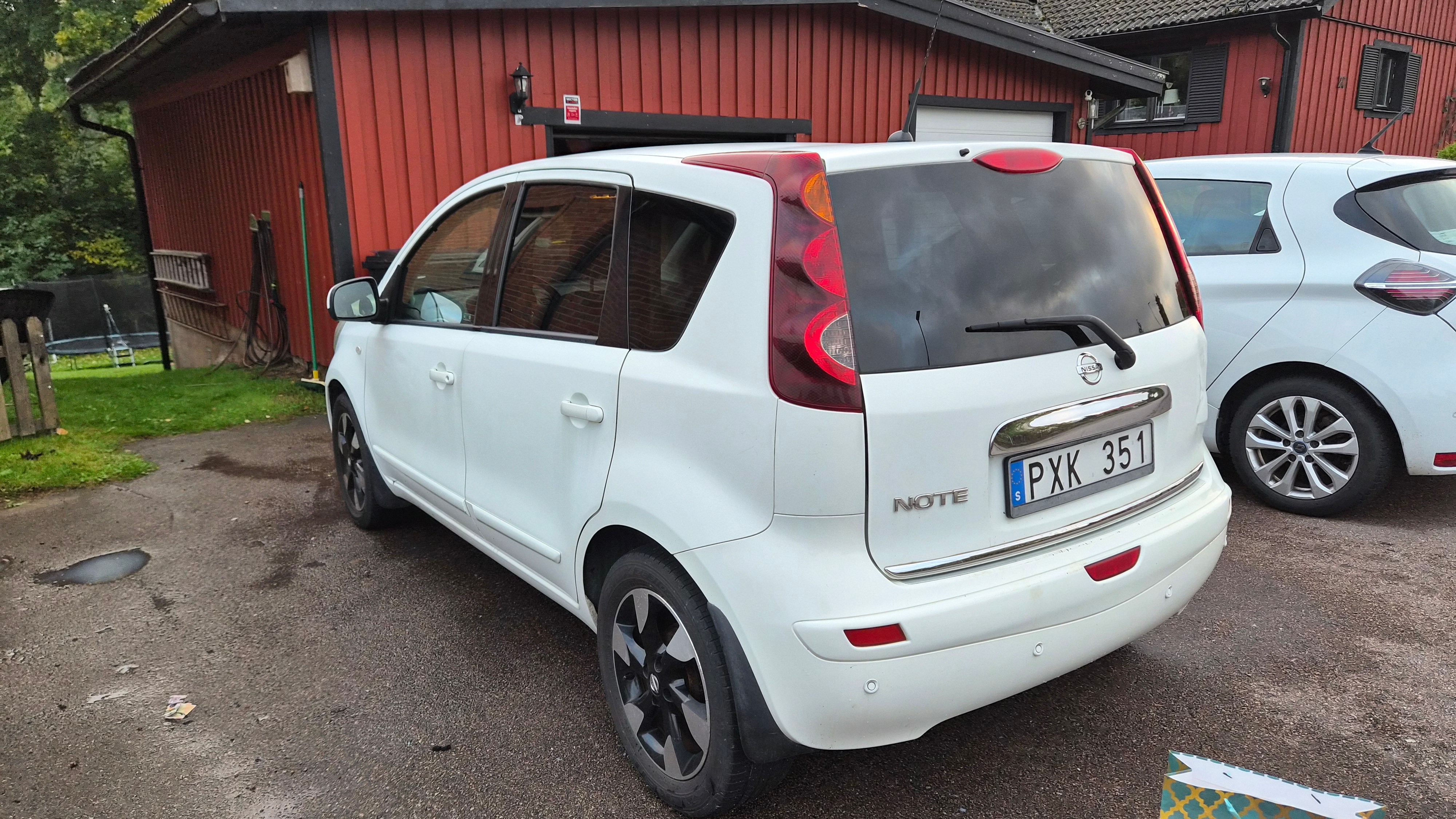 Nissan Note 1.6 Automatisk 2013, photo 6/10