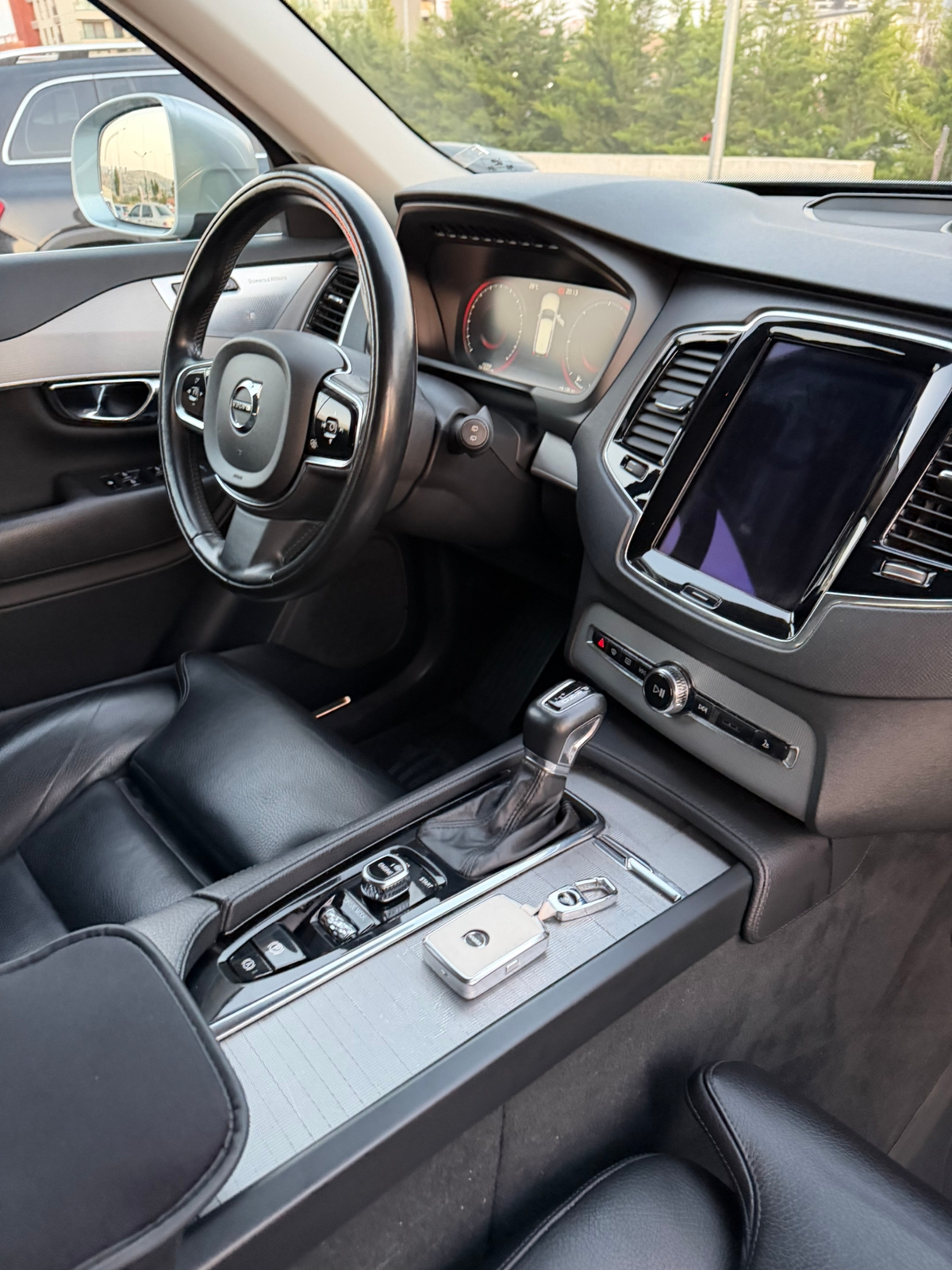 Volvo XC90 7-seater D5 AWD Geartronic 2017, bild 4/10