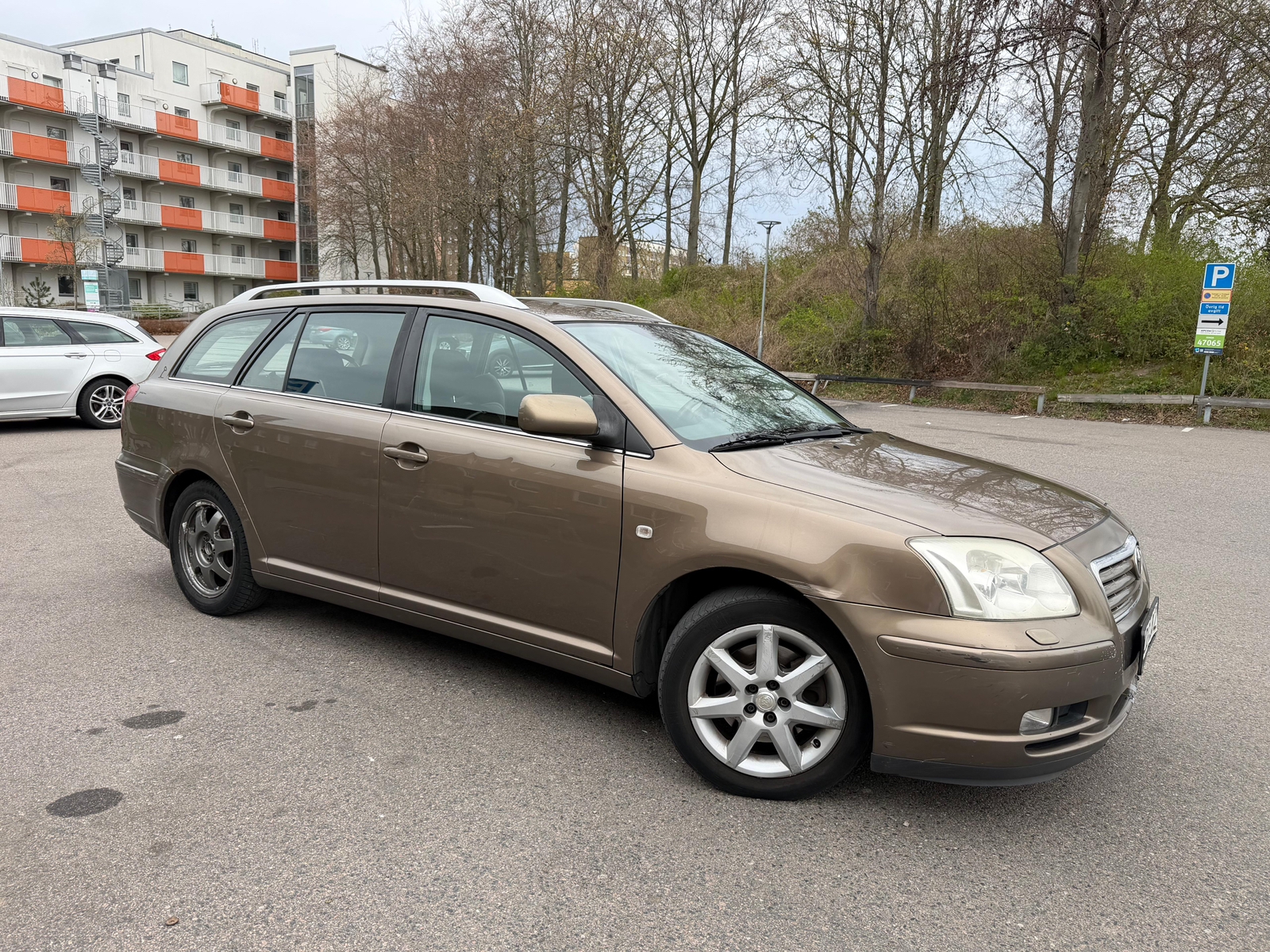 Toyota Avensis 2004, bild 2/10