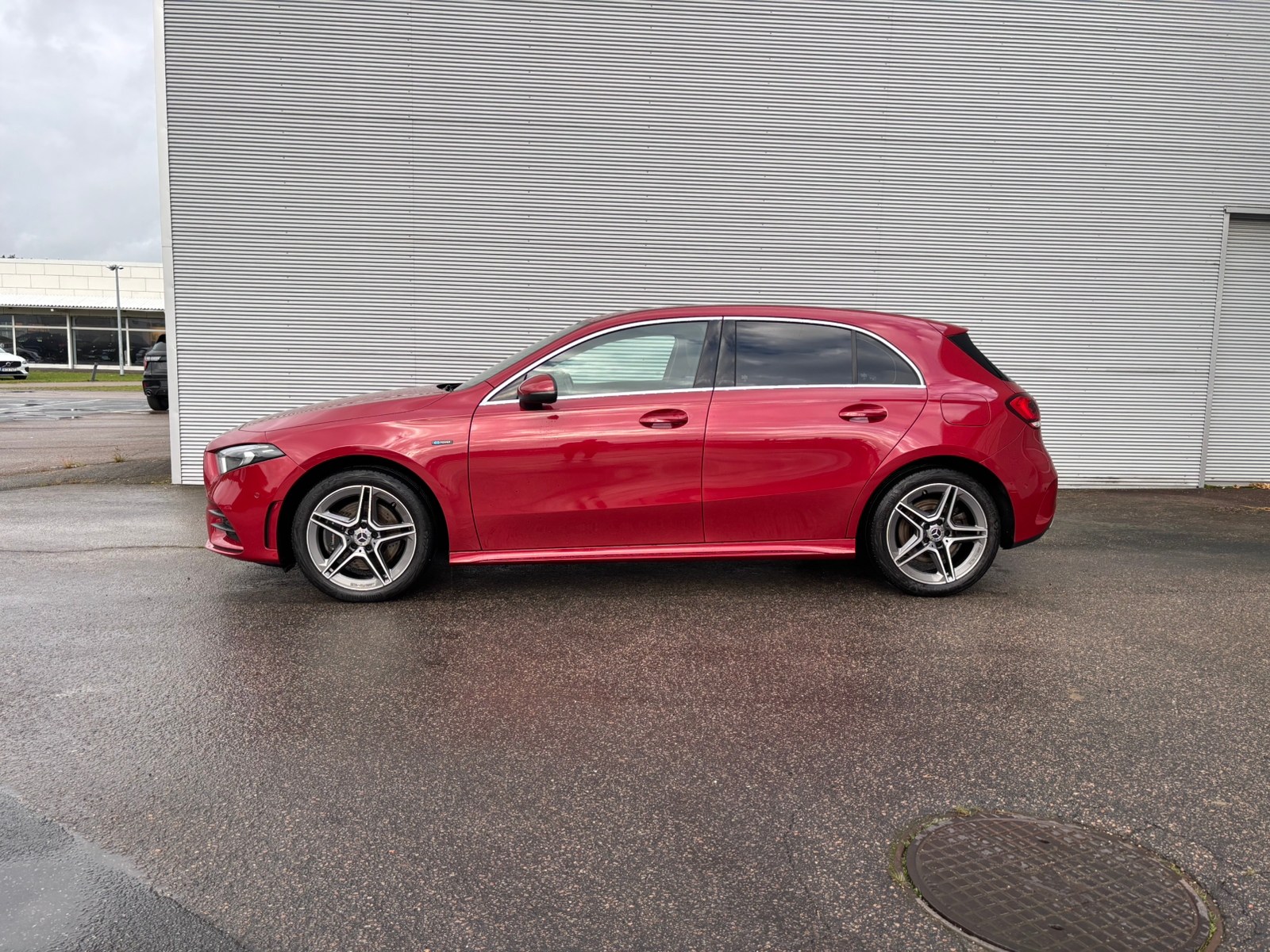 Mercedes-Benz A 250 e 8G-DCT 2021, kuva 2/7