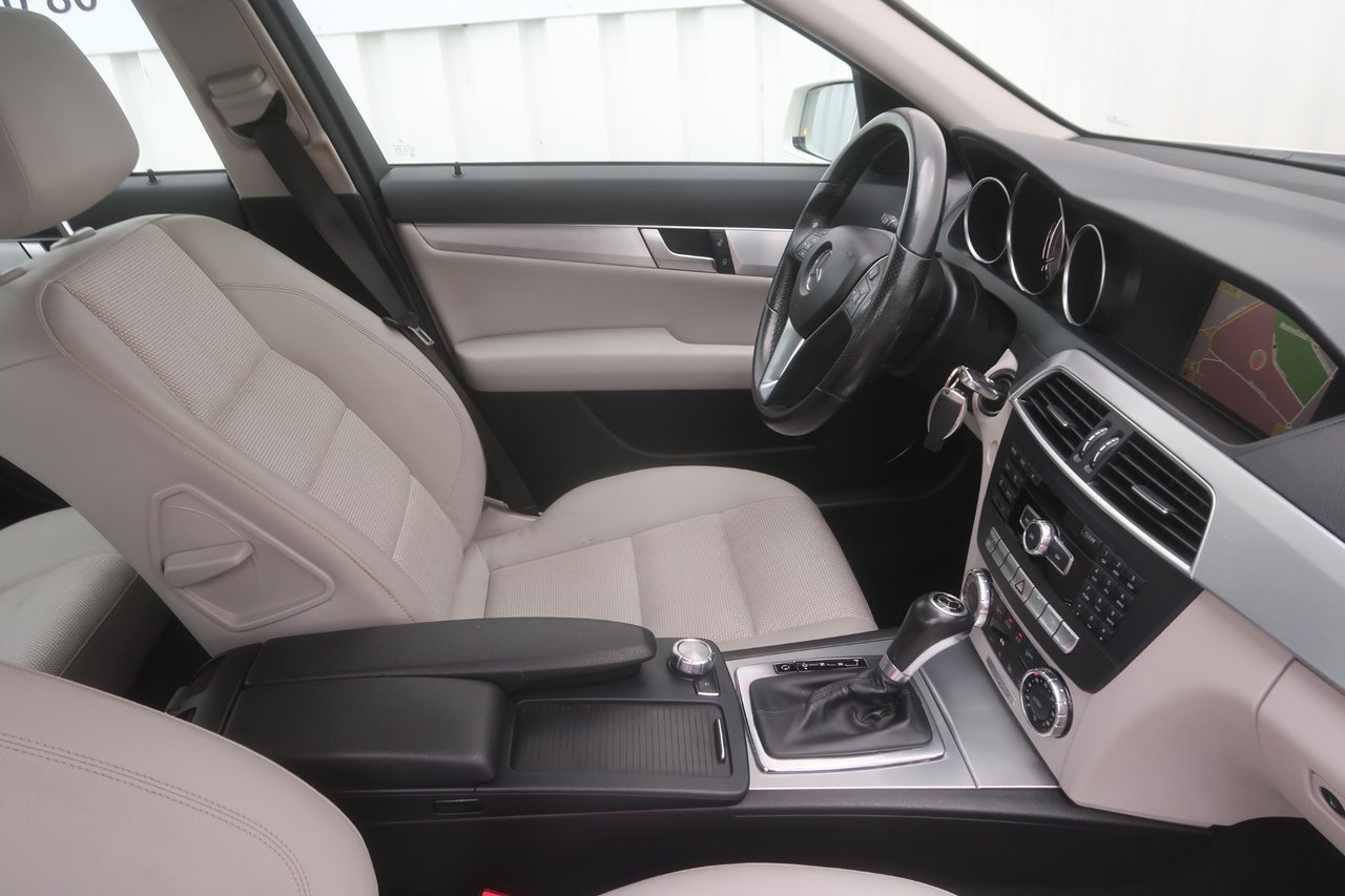 Mercedes-Benz C 2012, kuva 7/10