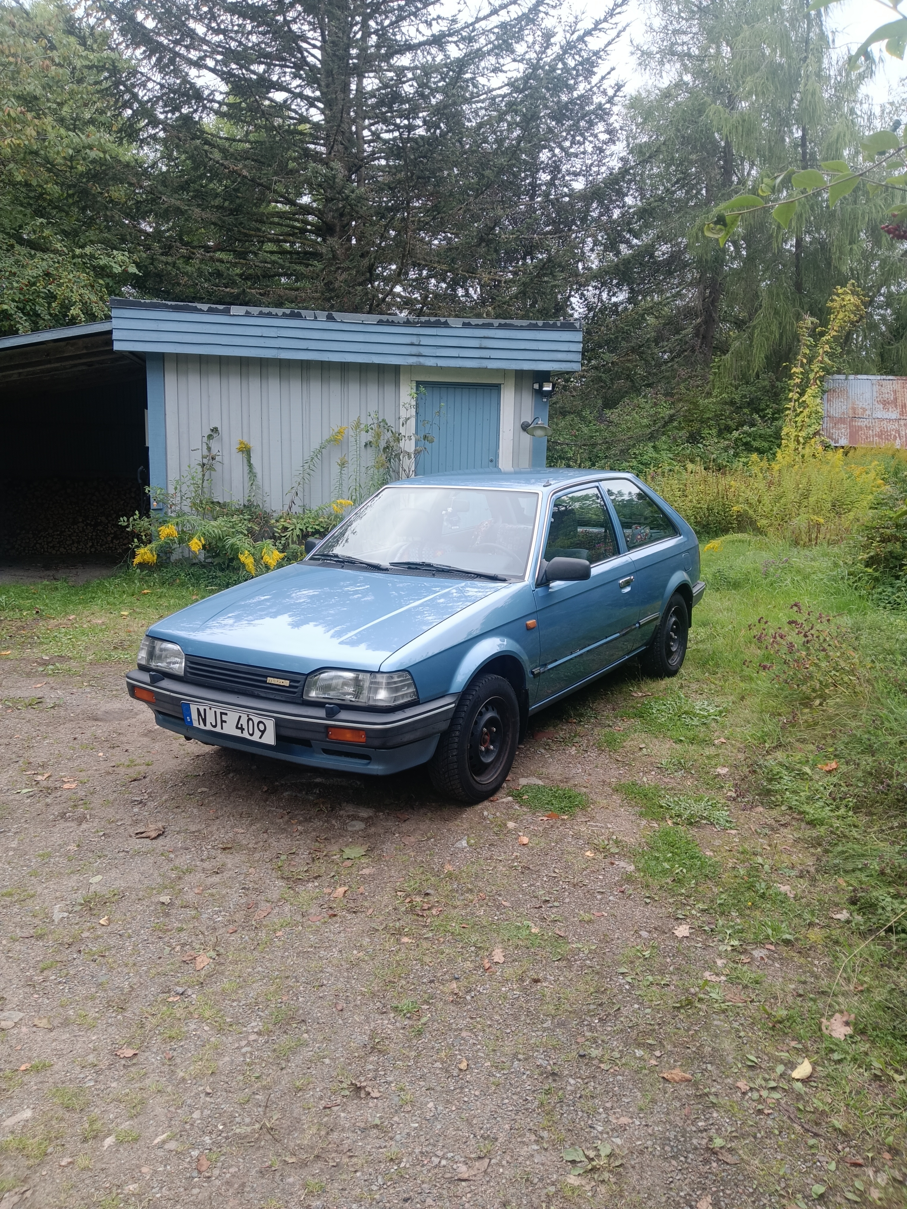 Mazda 323 1988, bild 4/10
