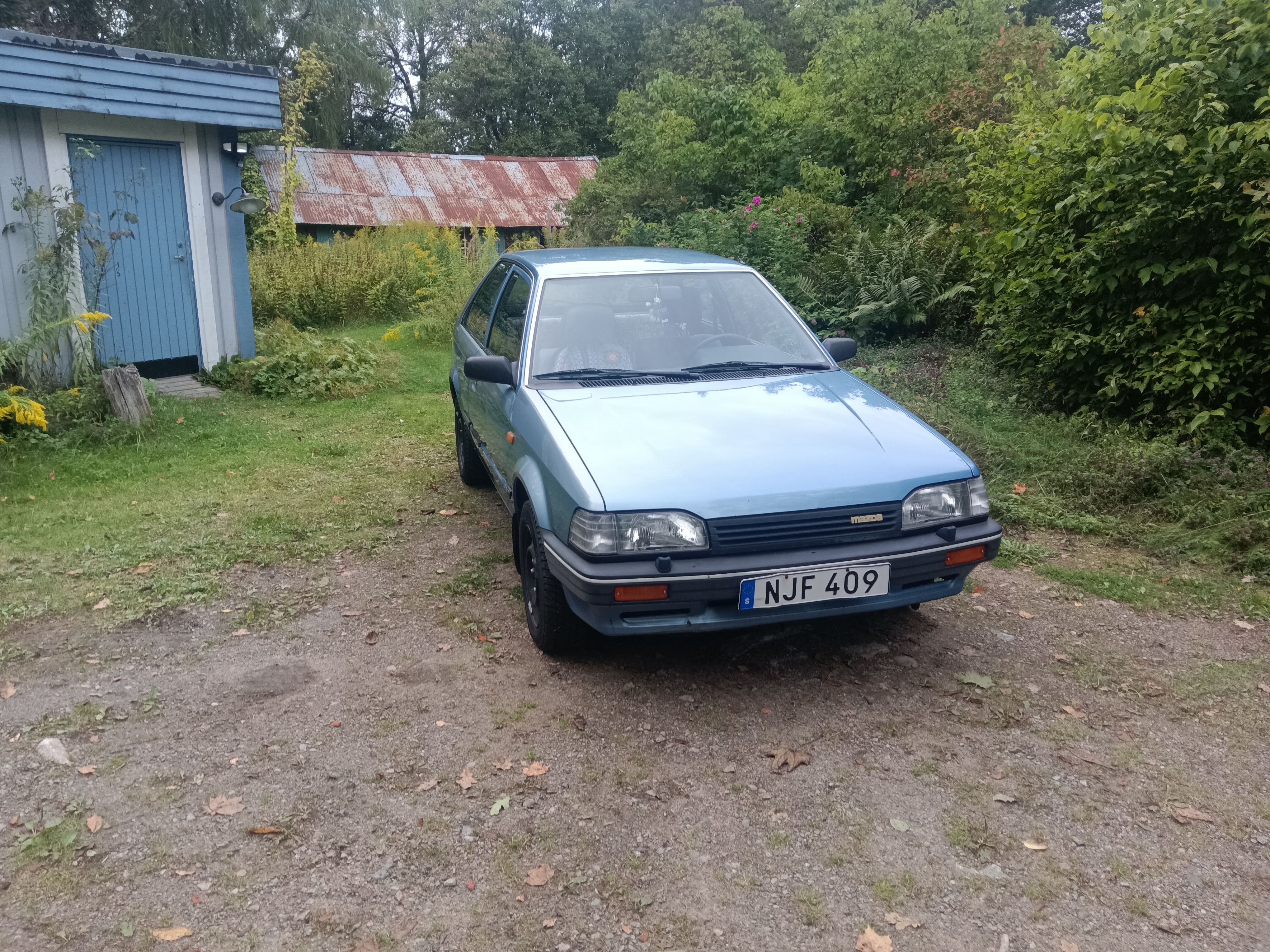 Mazda 323