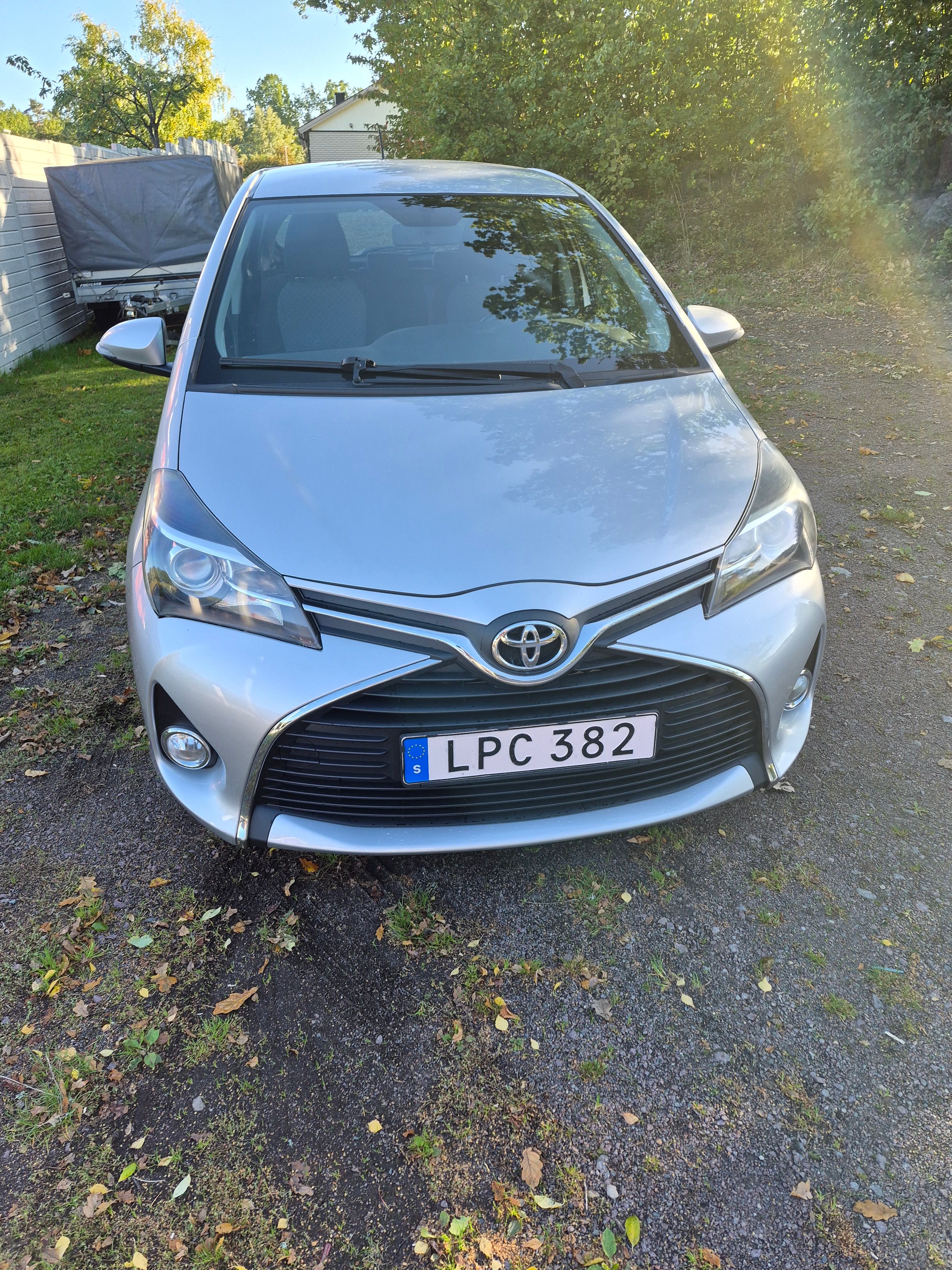 Toyota Yaris 2014, bild 2/6