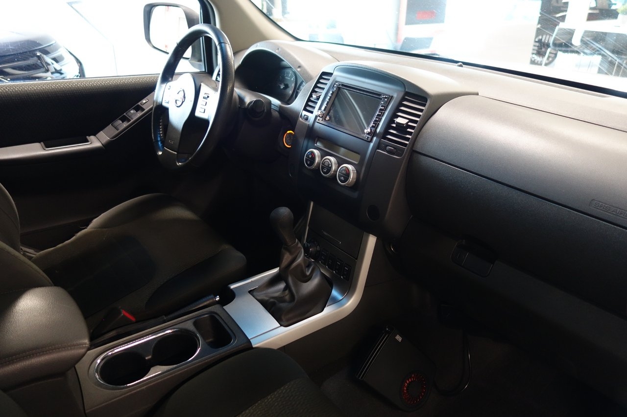 Nissan Navara 2015, kuva 6/6