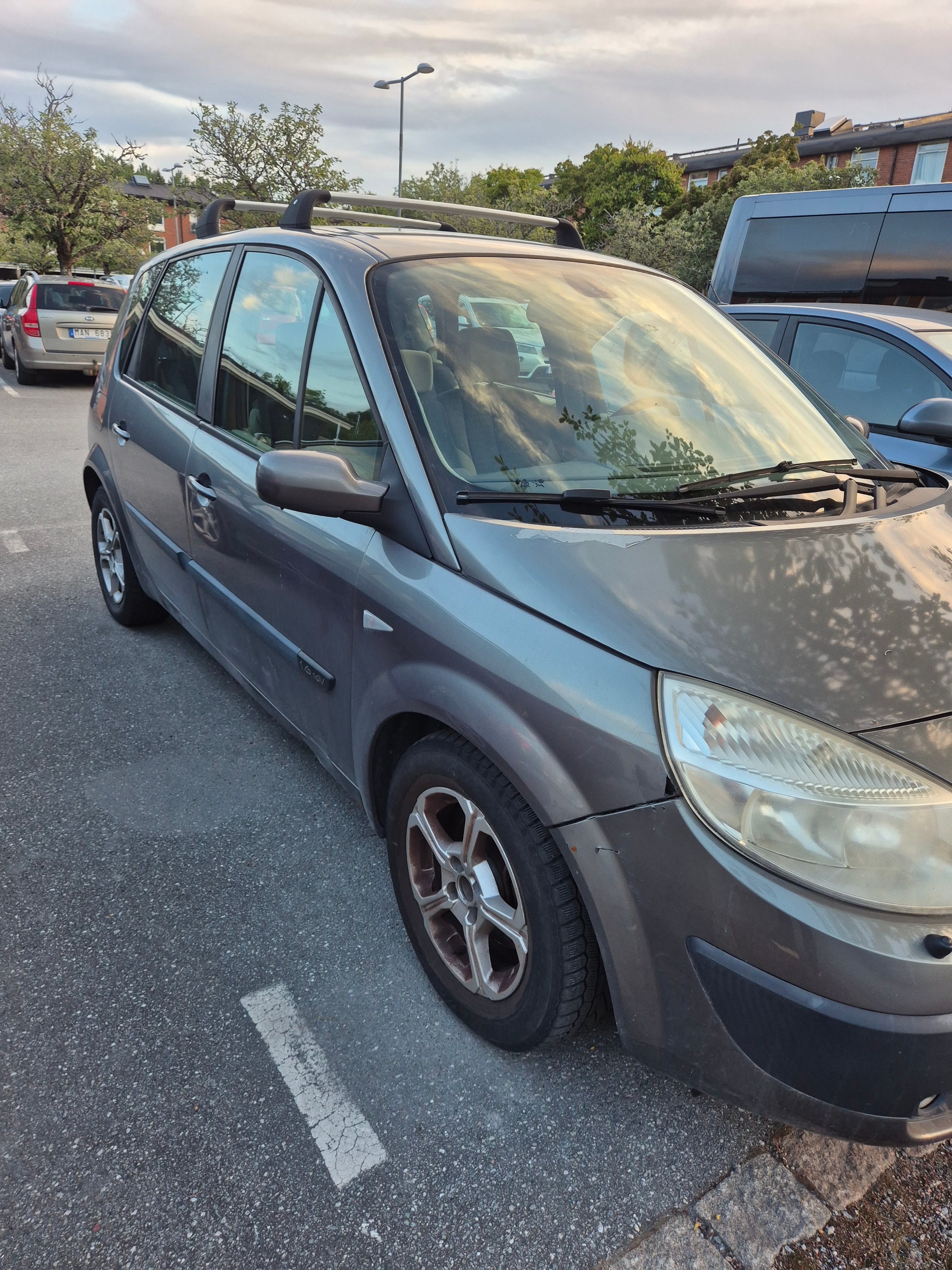 Renault Scenic II 1.6 Manuell 2004, photo 2/5