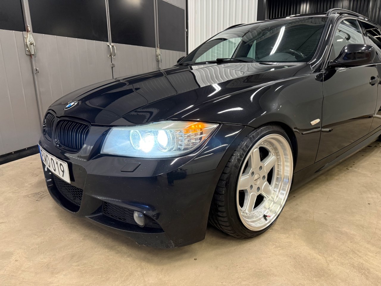 BMW 330 2011, bild 2/10