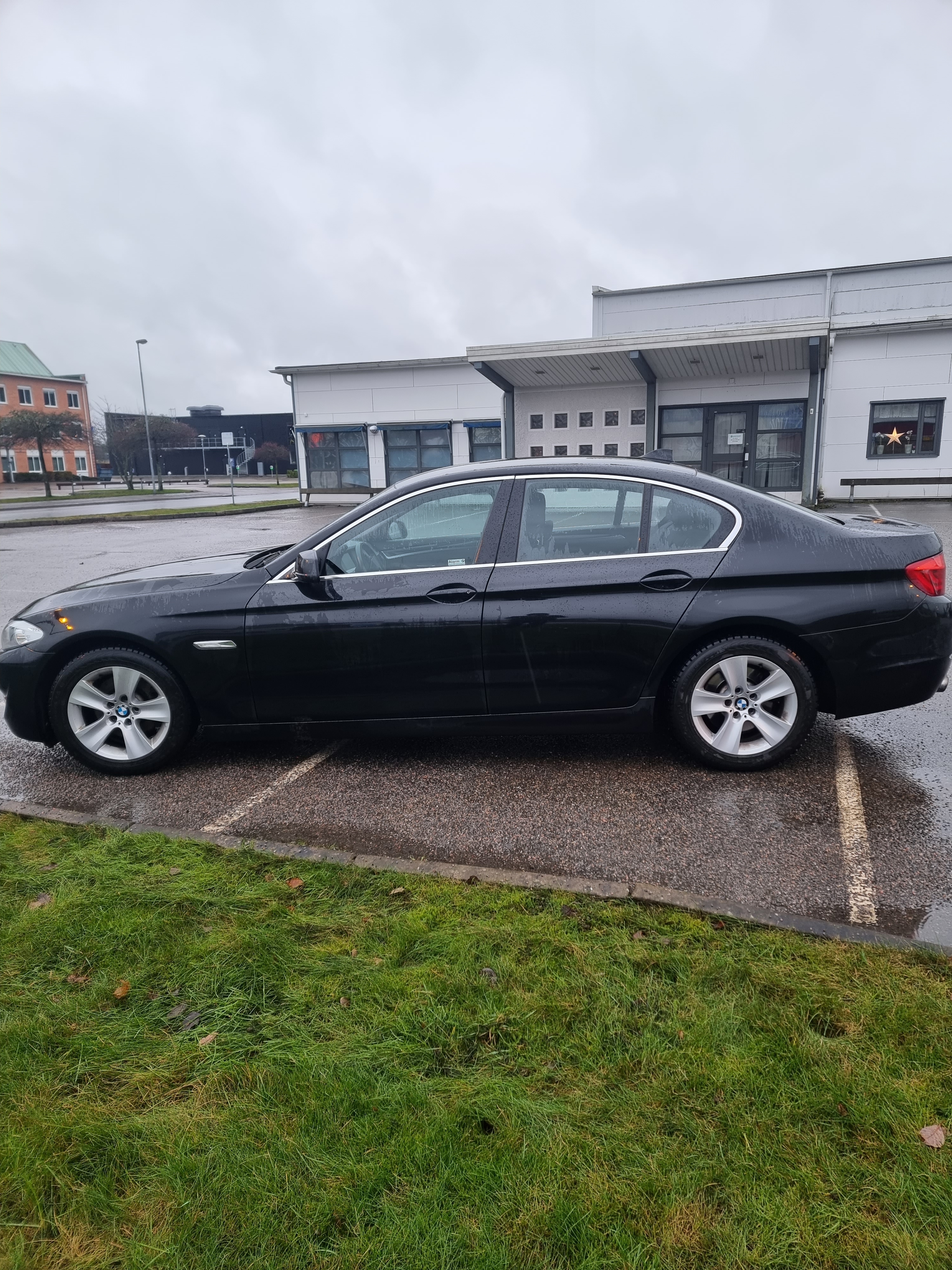 BMW 520 d Sedan Manuell 2012, bild 3/8
