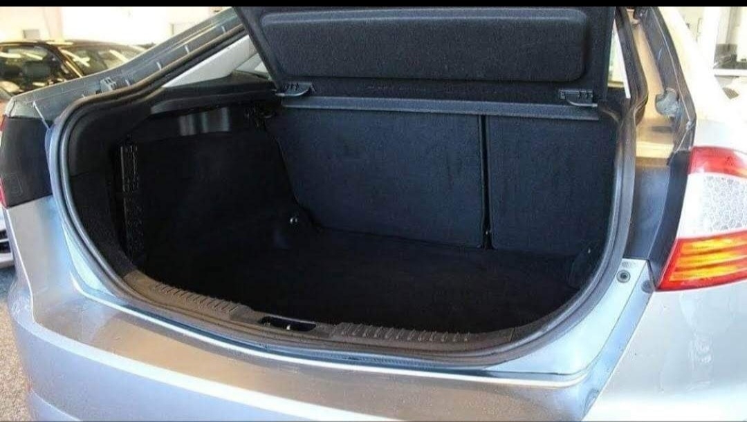Ford Mondeo Halvkombi 2.0 TDCi Manuell 2010, bild 7/9