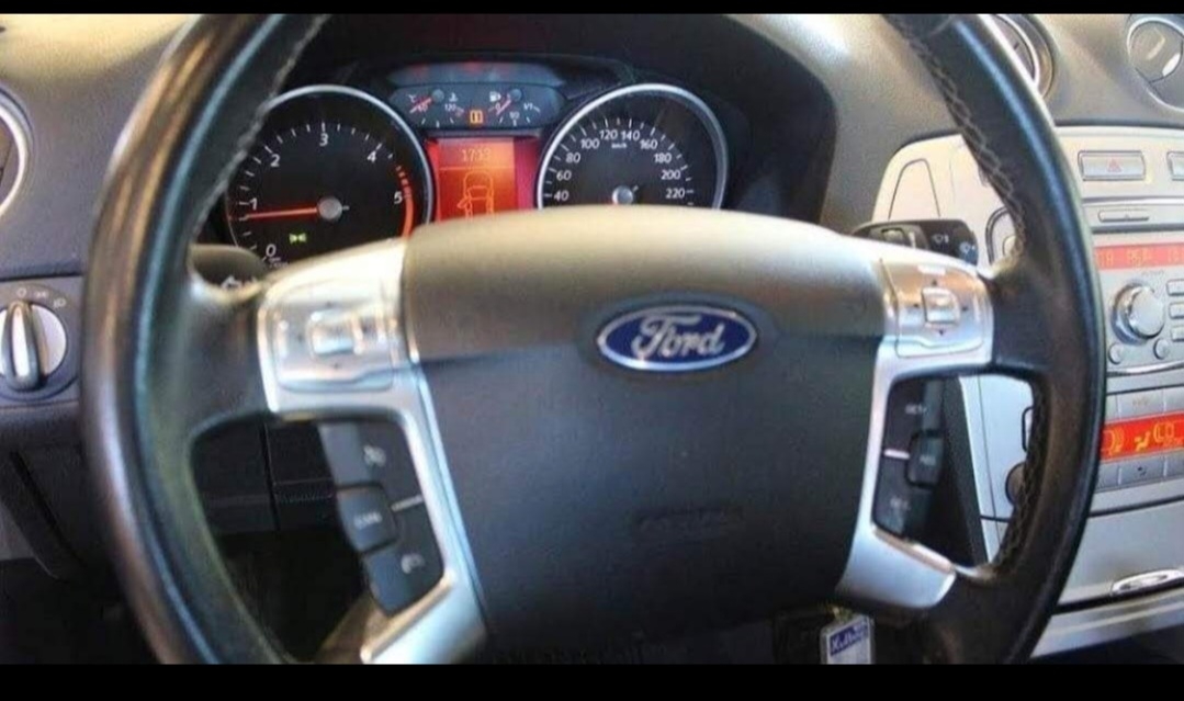 Ford Mondeo Halvkombi 2.0 TDCi Manuell 2010, bild 5/9