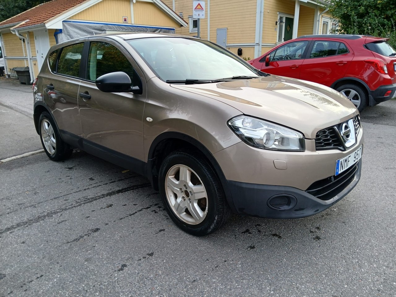 Nissan Qashqai 2.0 Auto Bensin 2010, bild 2/10