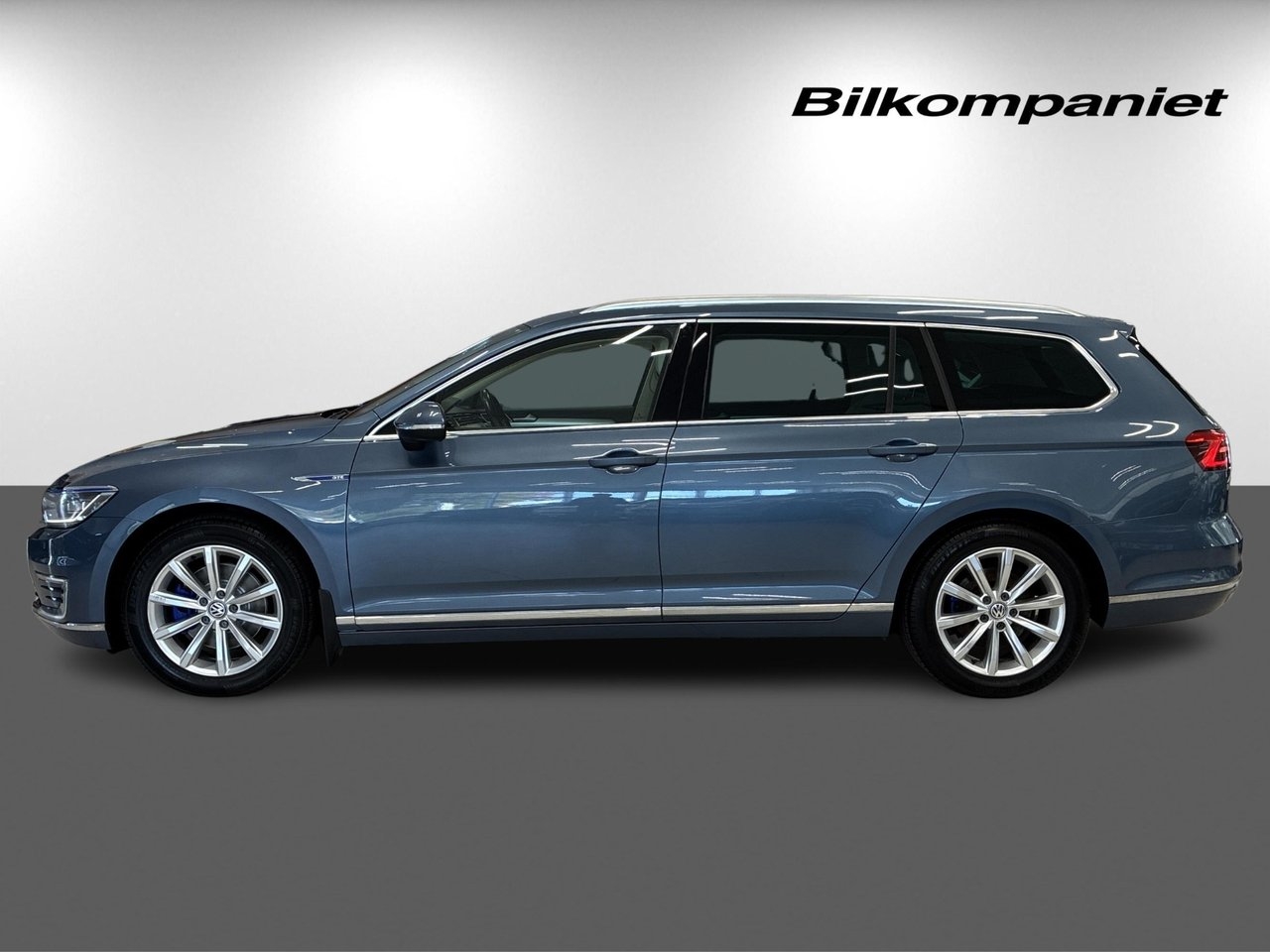 Volkswagen Passat GTE 2017, photo 4/10