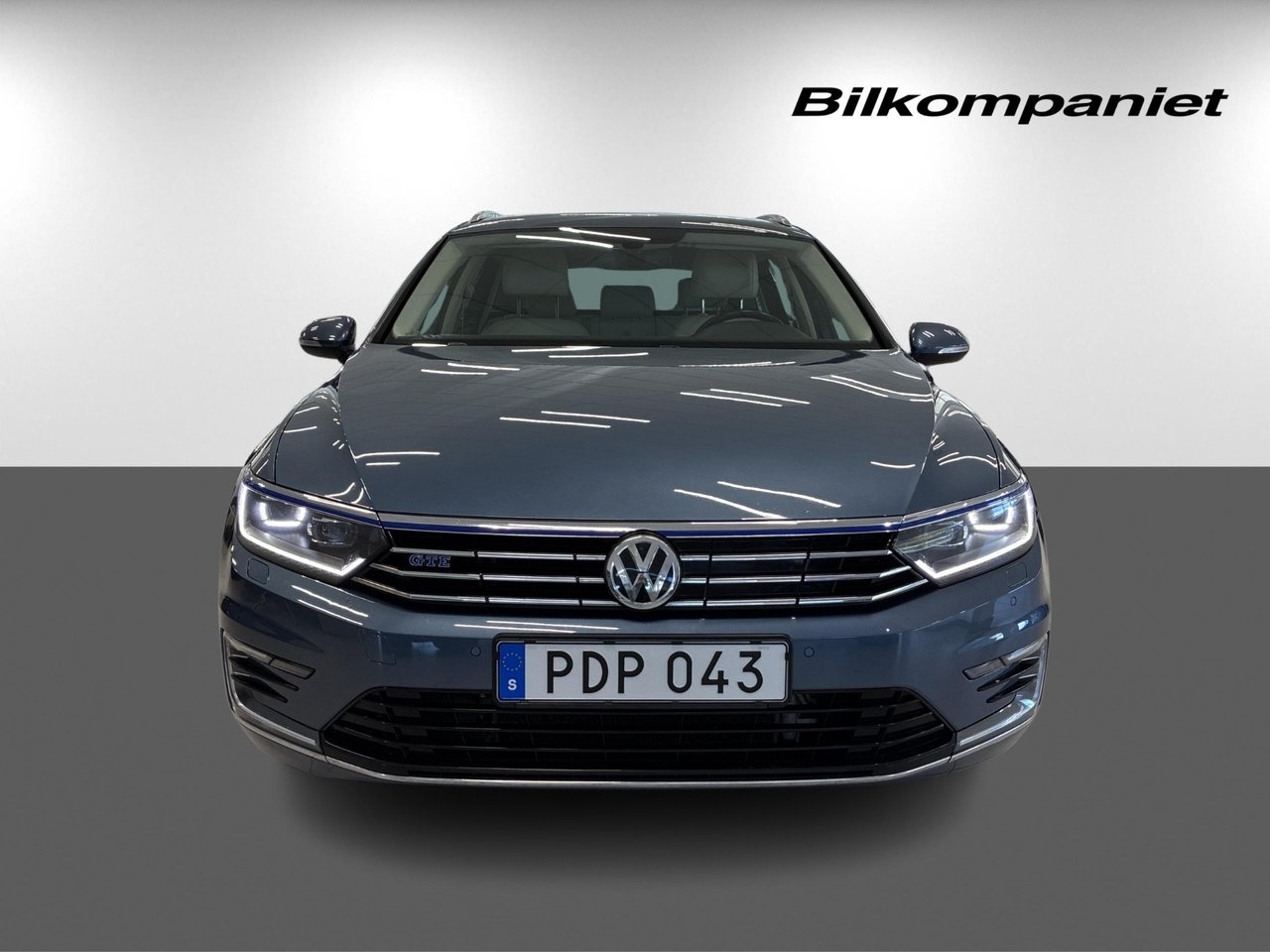 Volkswagen Passat GTE 2017, photo 2/10