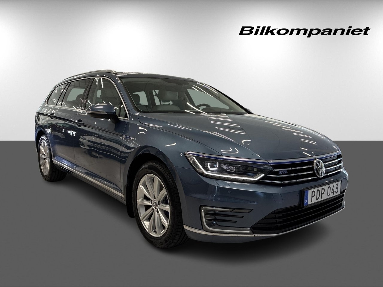 Volkswagen Passat GTE 2017, photo 3/10