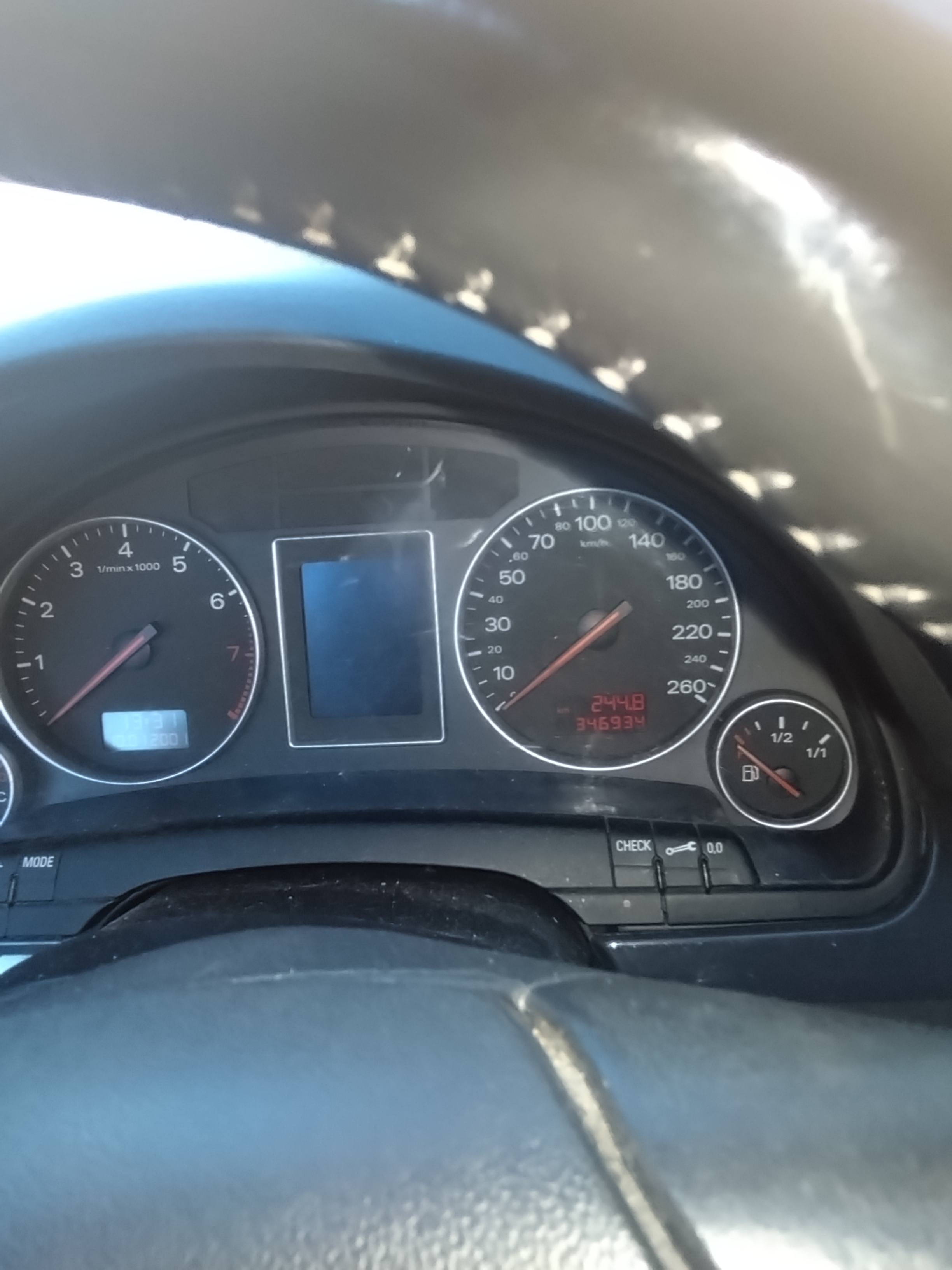 Audi A4 Sedan 1.8 T Manuell 2001, kuva 3/4