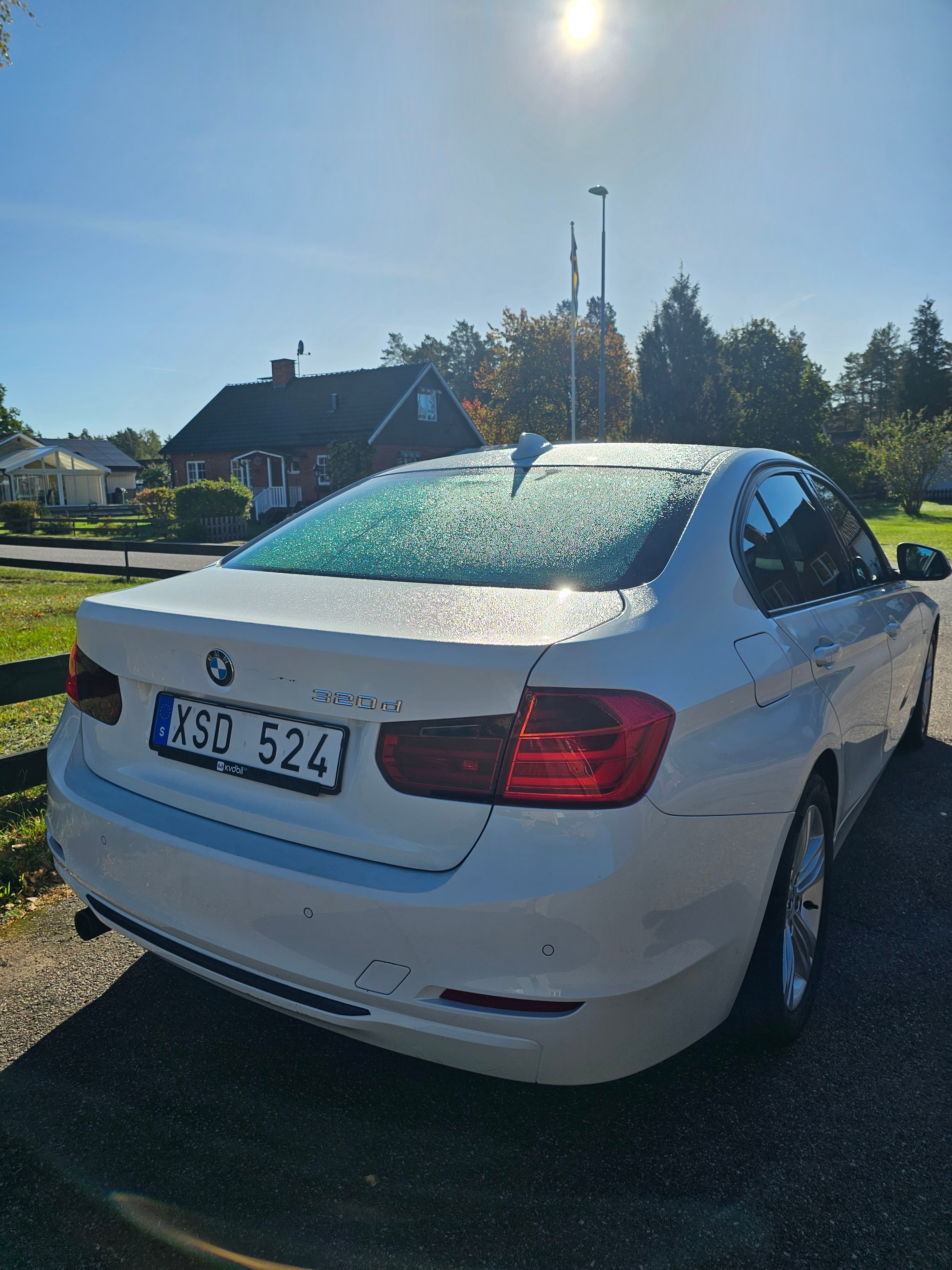 BMW 320 d Sedan Manuell 2012, bild 2/6