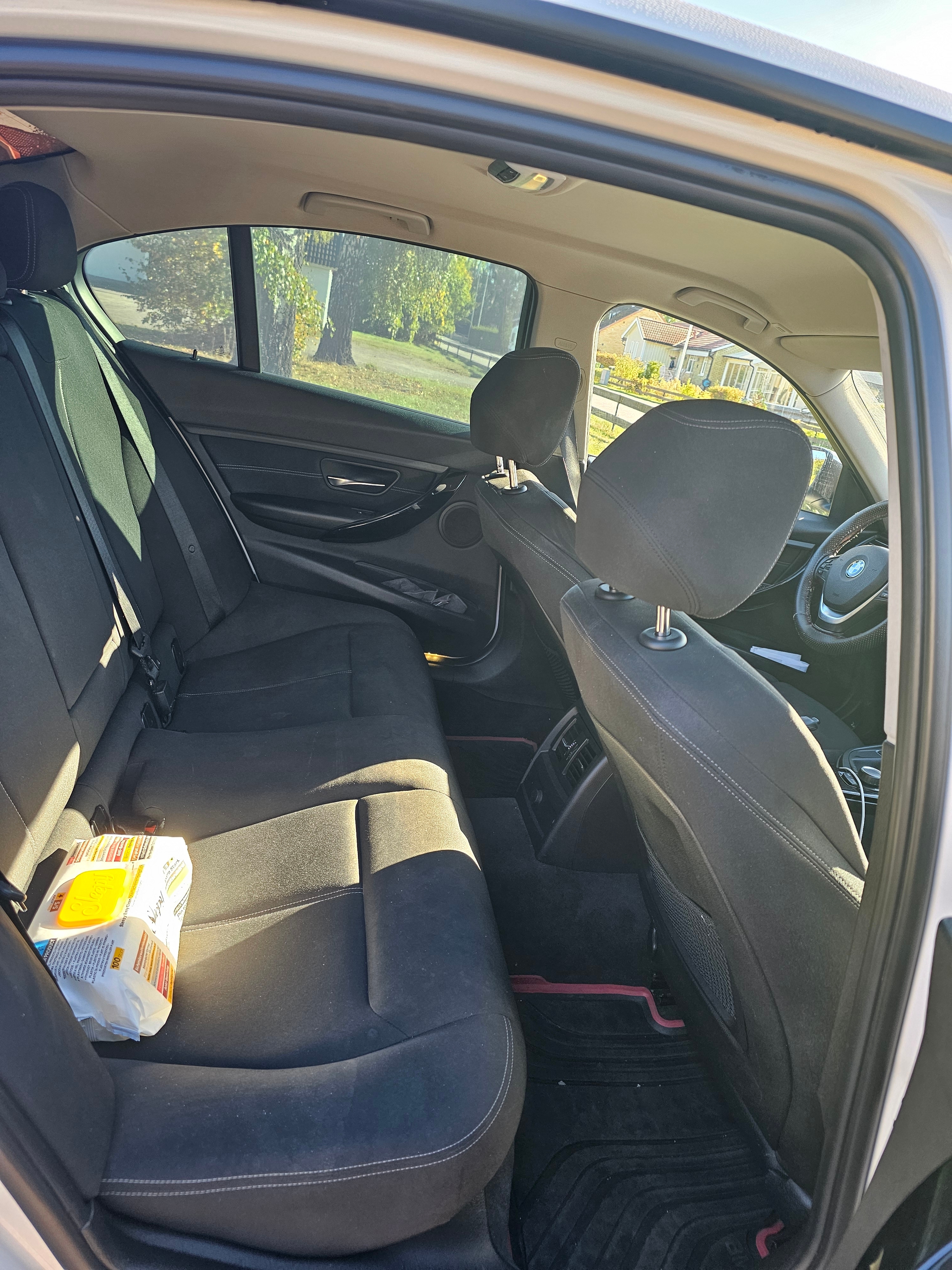 BMW 320 d Sedan Manuell 2012, bild 3/6