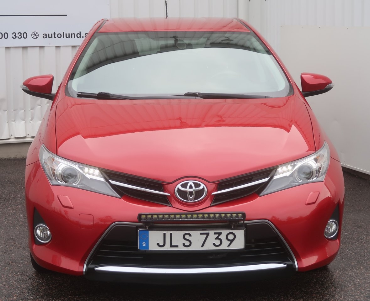 Toyota Auris 2015, bild 2/10