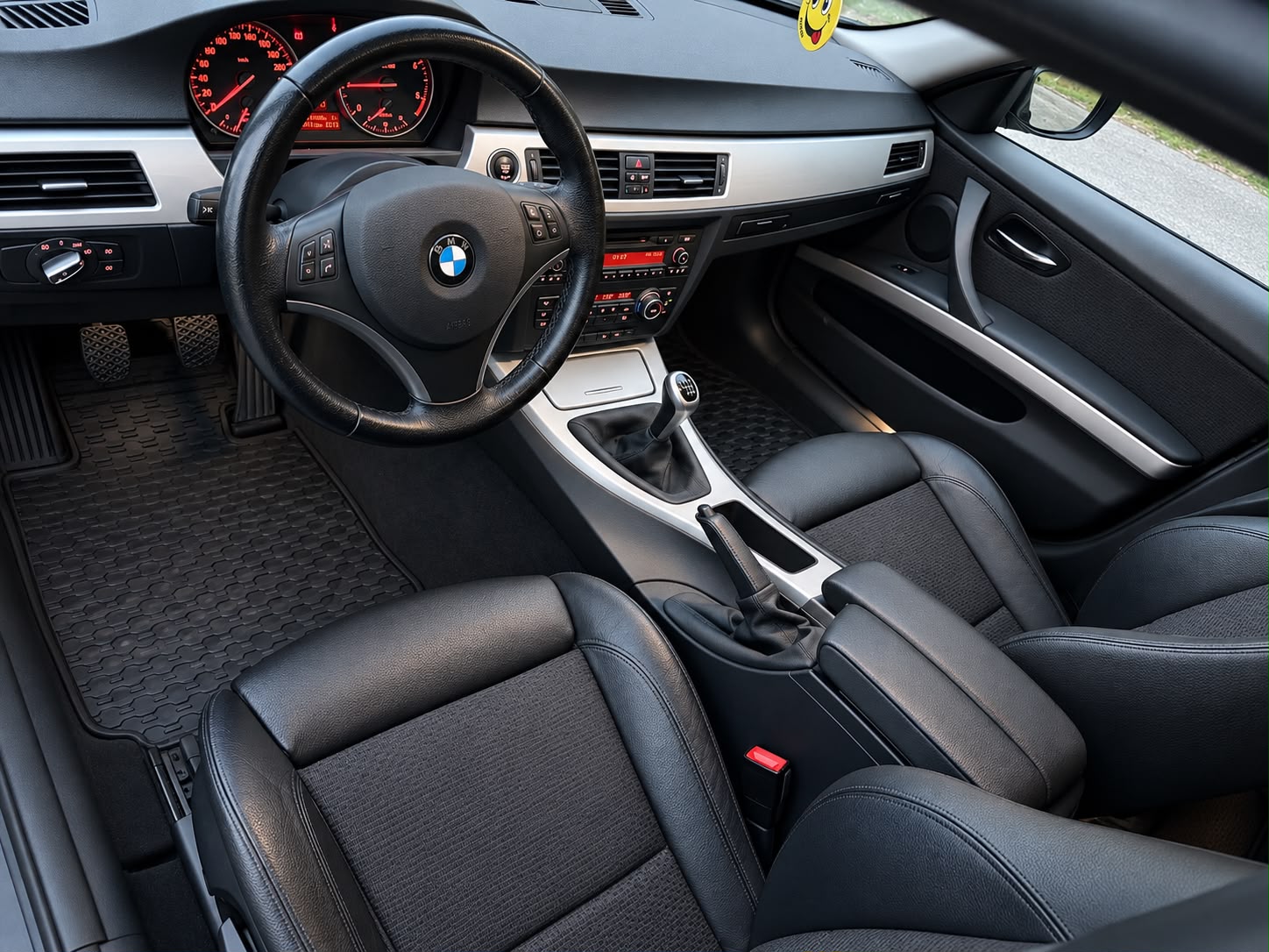 BMW 320 d xDrive Touring Manuell 2011, bild 6/6