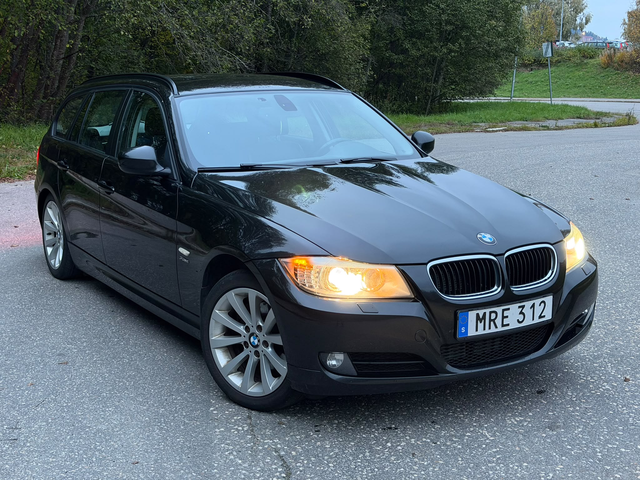 BMW 320 d xDrive Touring Manuell 2011, bild 2/6