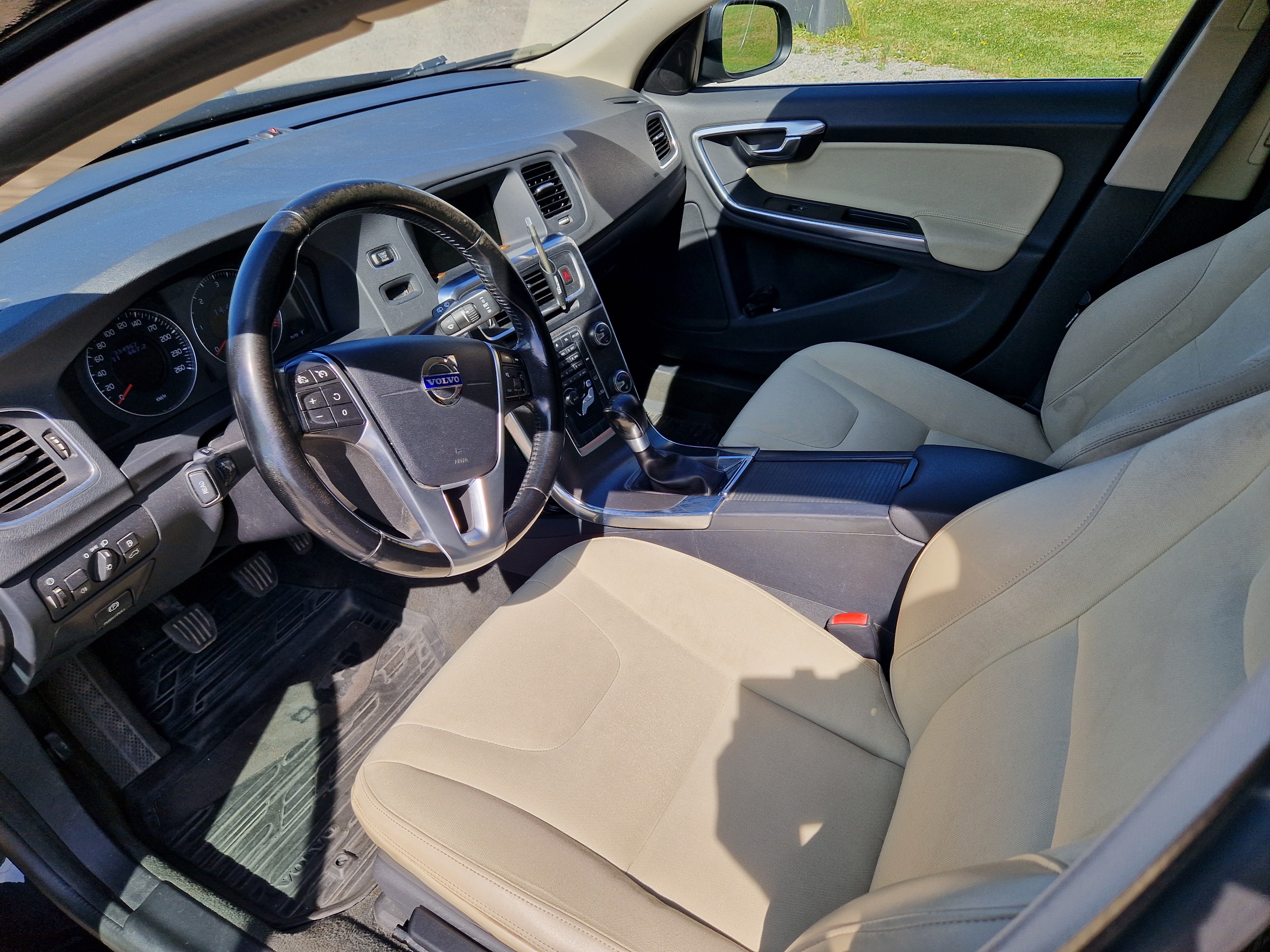 Volvo V60 D3 Momentum 5cyl 2011, kuva 7/7
