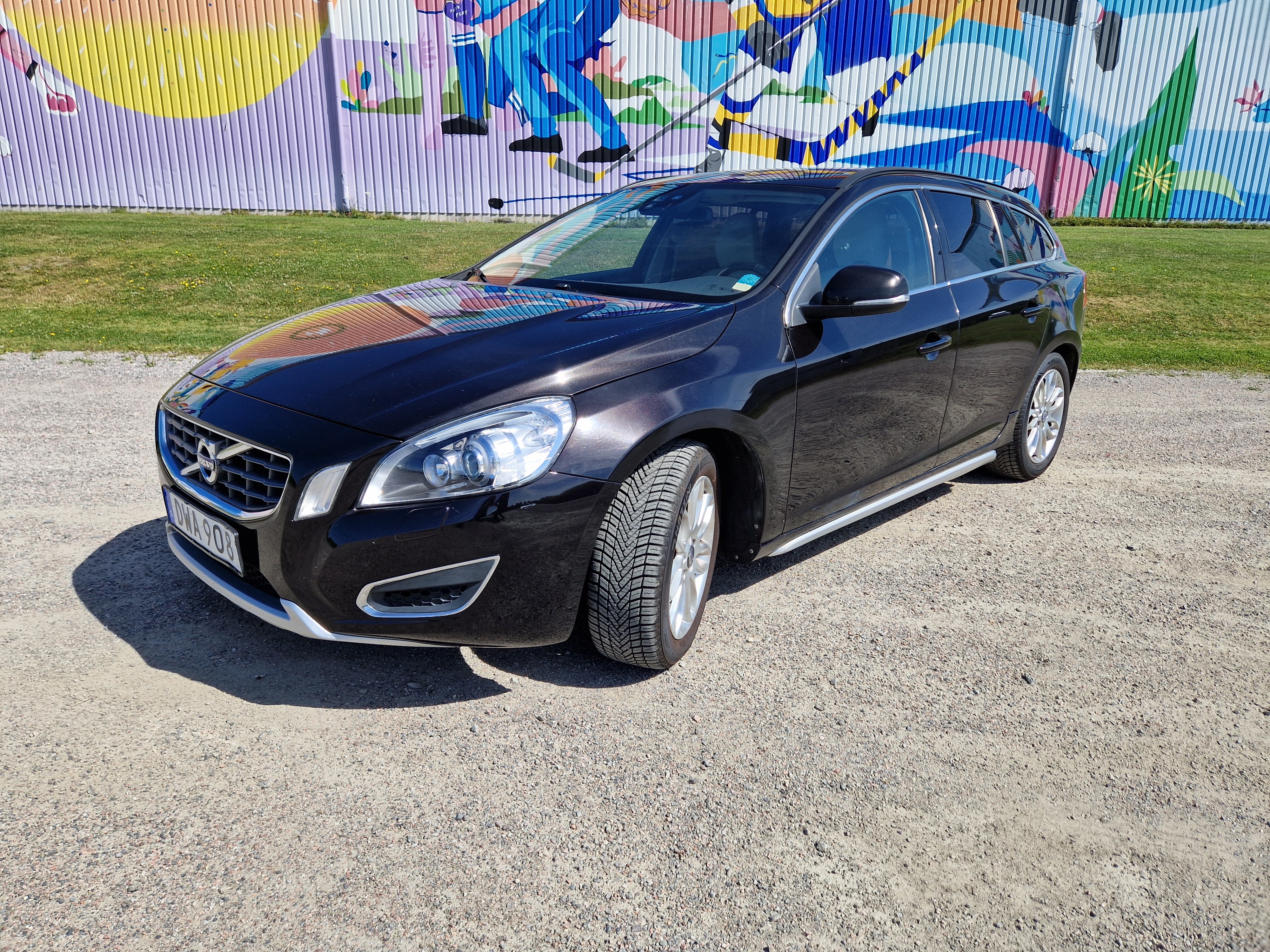Volvo V60 D3 Momentum 5cyl 2011, kuva 3/7