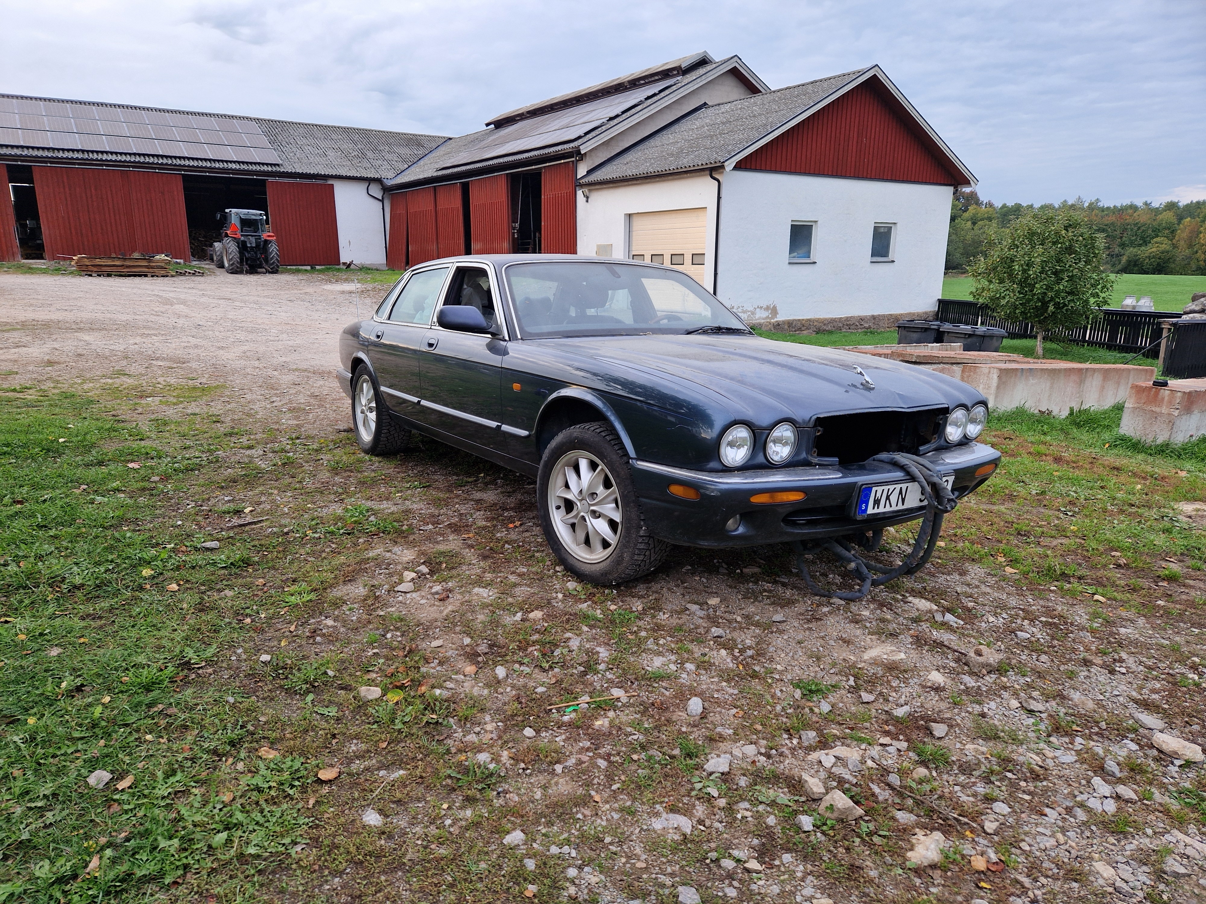 Jaguar XJ 3.2 V8 Automatisk 2001, bild 2/3
