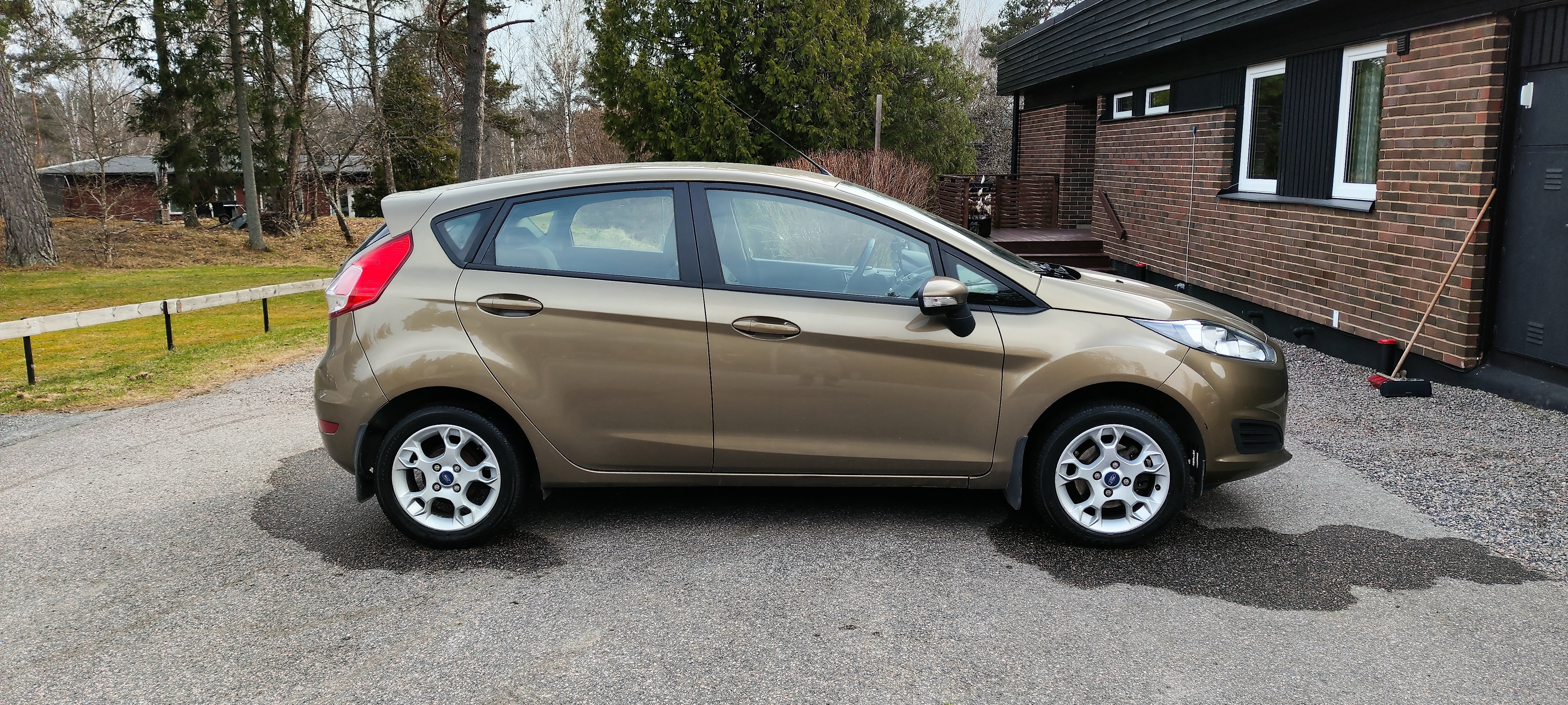 Ford Fiesta 5-dörrar 1.0 Manuell 2013, kuva 2/4