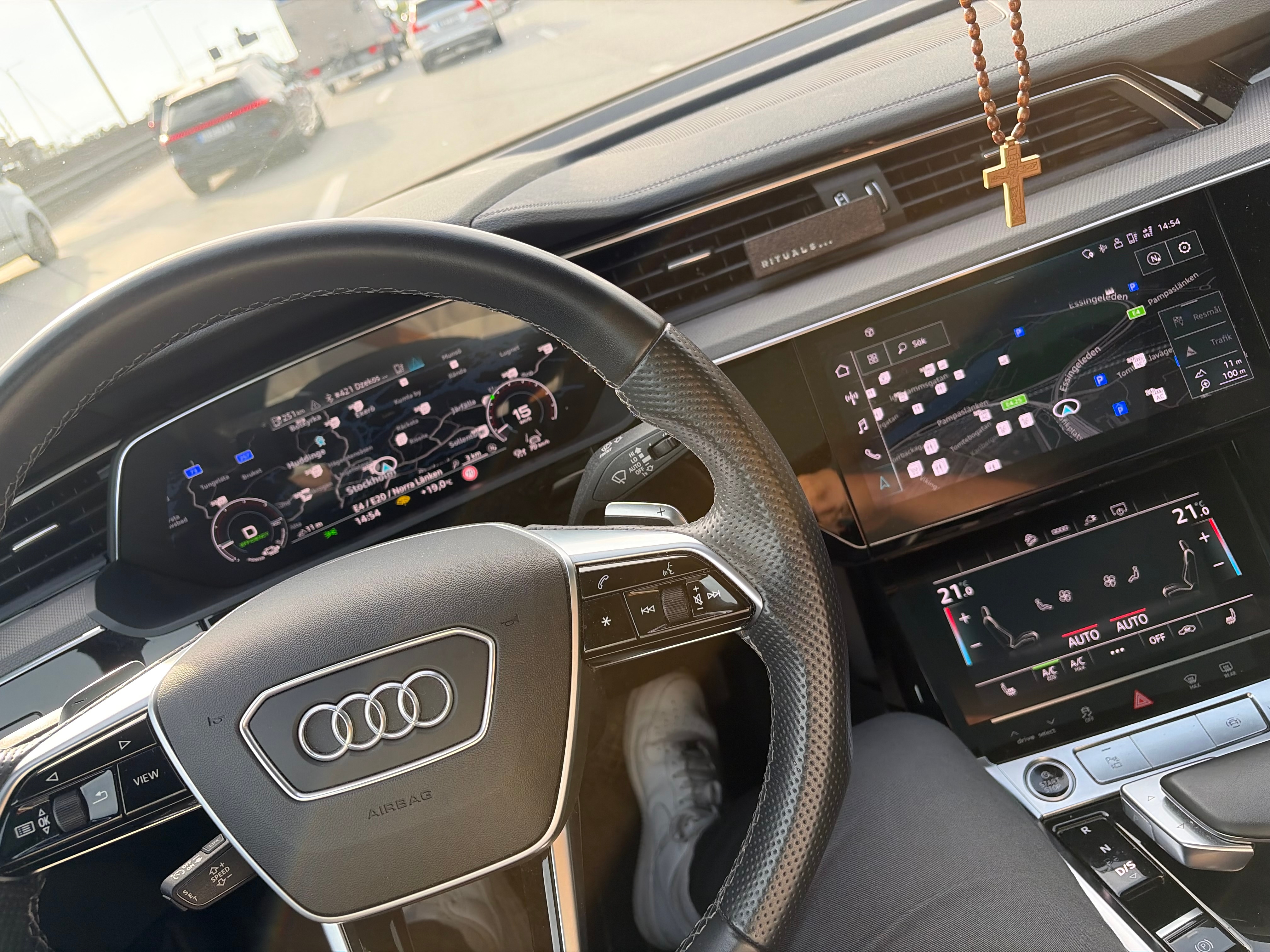 Audi e-tron 55 quattro 2022, photo 2/4