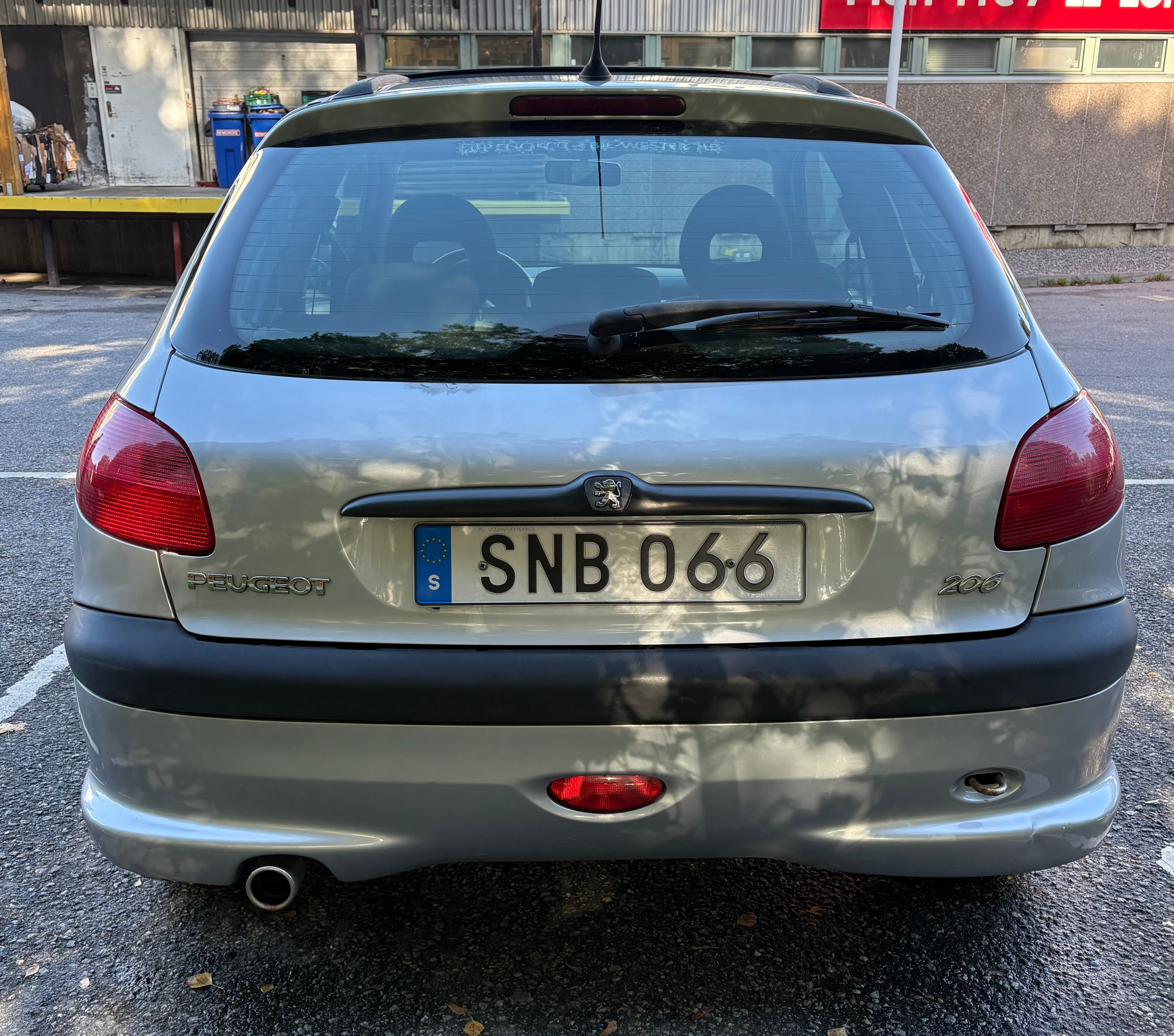 Peugeot 206 3-dörrar 1.6 Manuell 2001, bild 7/7
