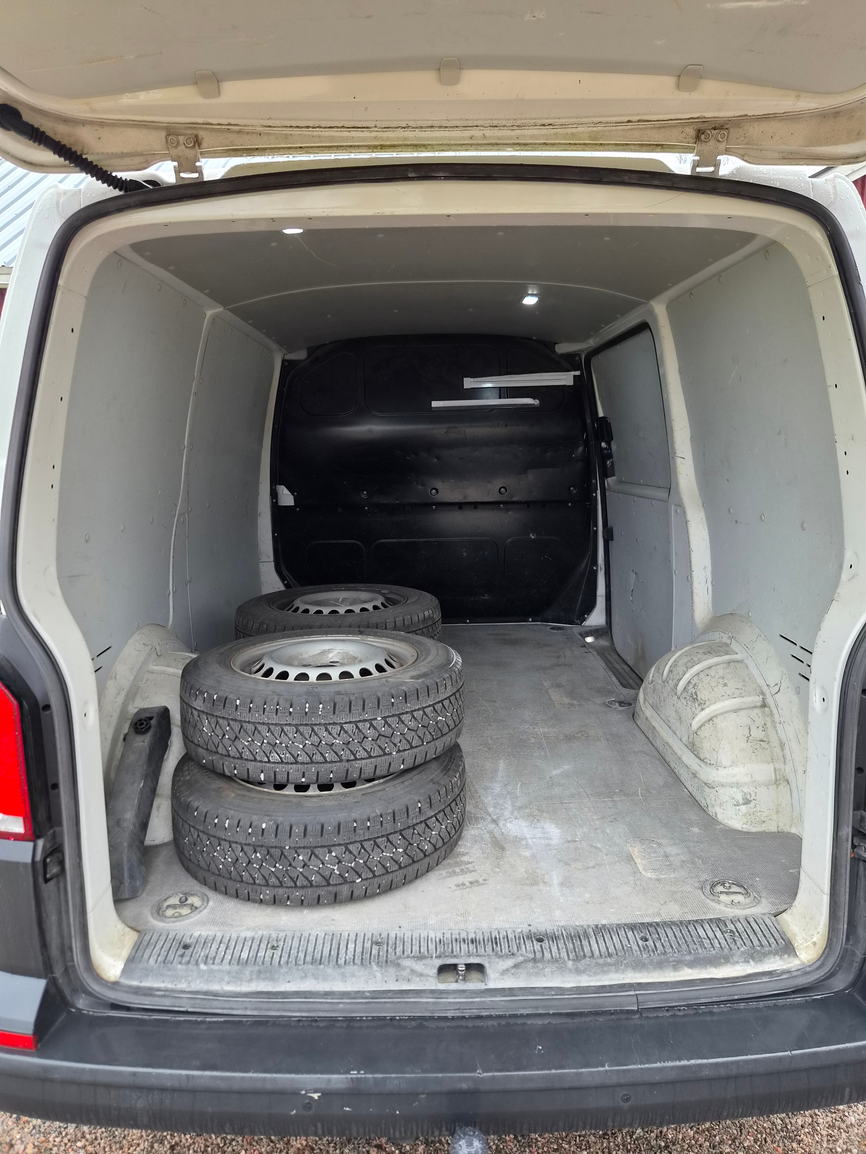 Volkswagen Transporter 2020, bild 3/3