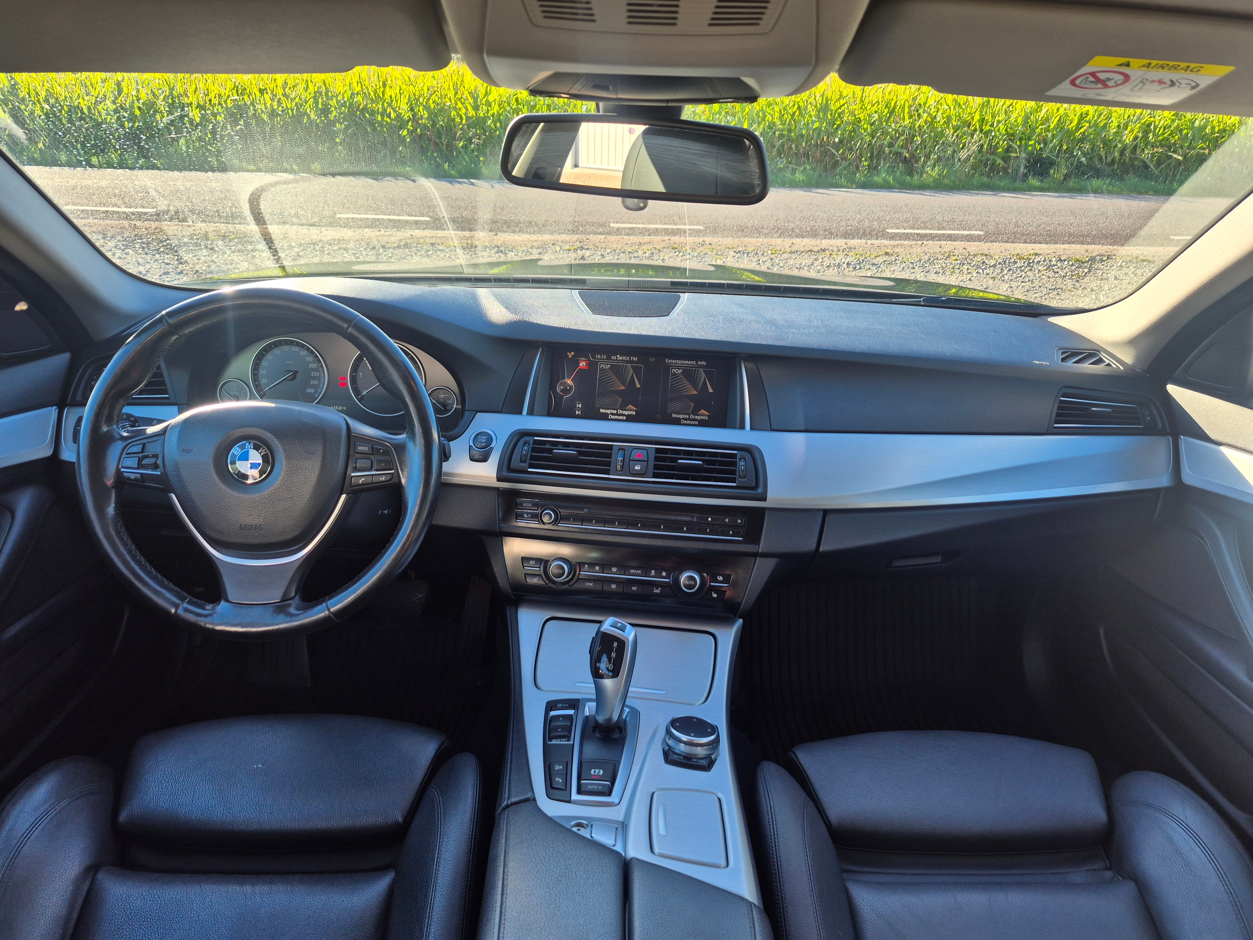 BMW 520 d xDrive Touring Steptronic 2017, bild 2/5