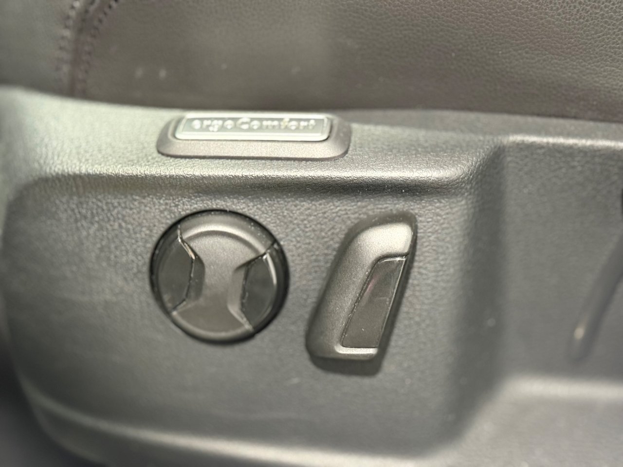 Volkswagen Passat 2018, bild 7/10
