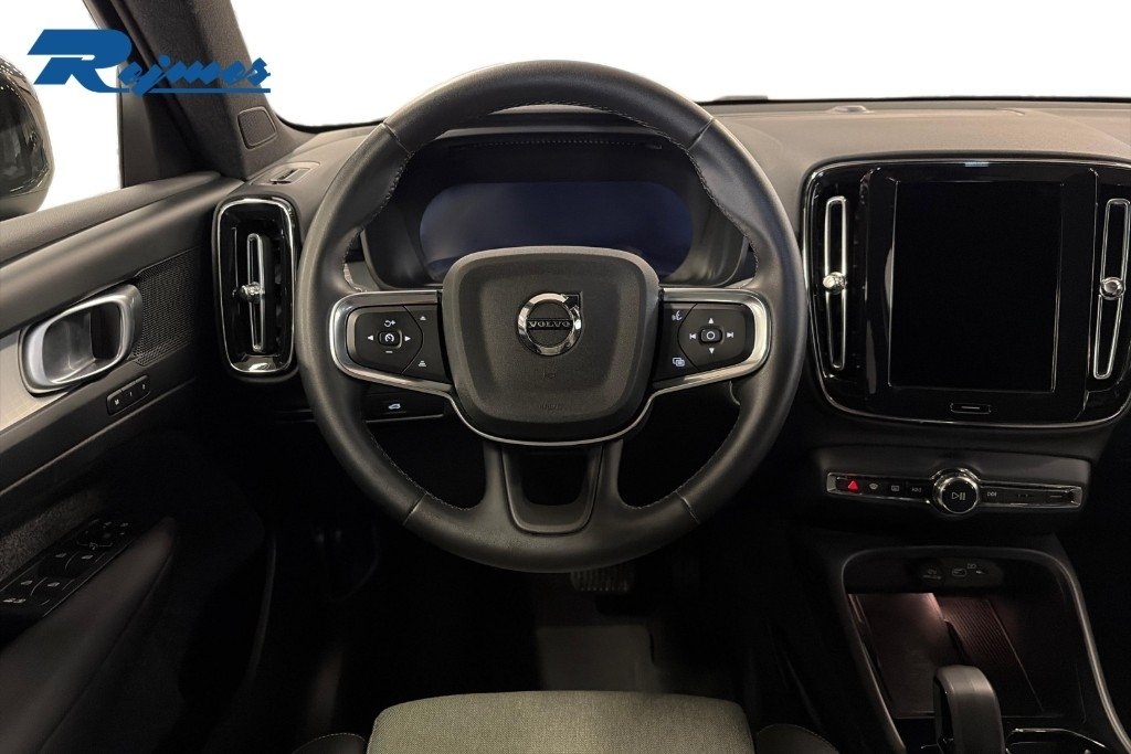Volvo XC40 B3 FWD Bensin Plus Dark 2025, bild 7/10