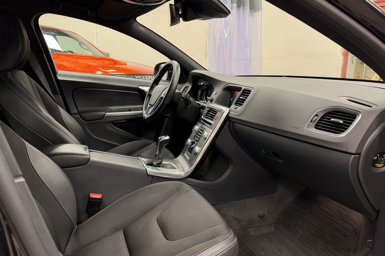 Volvo V60 Cross Country 2018, bild 6/10