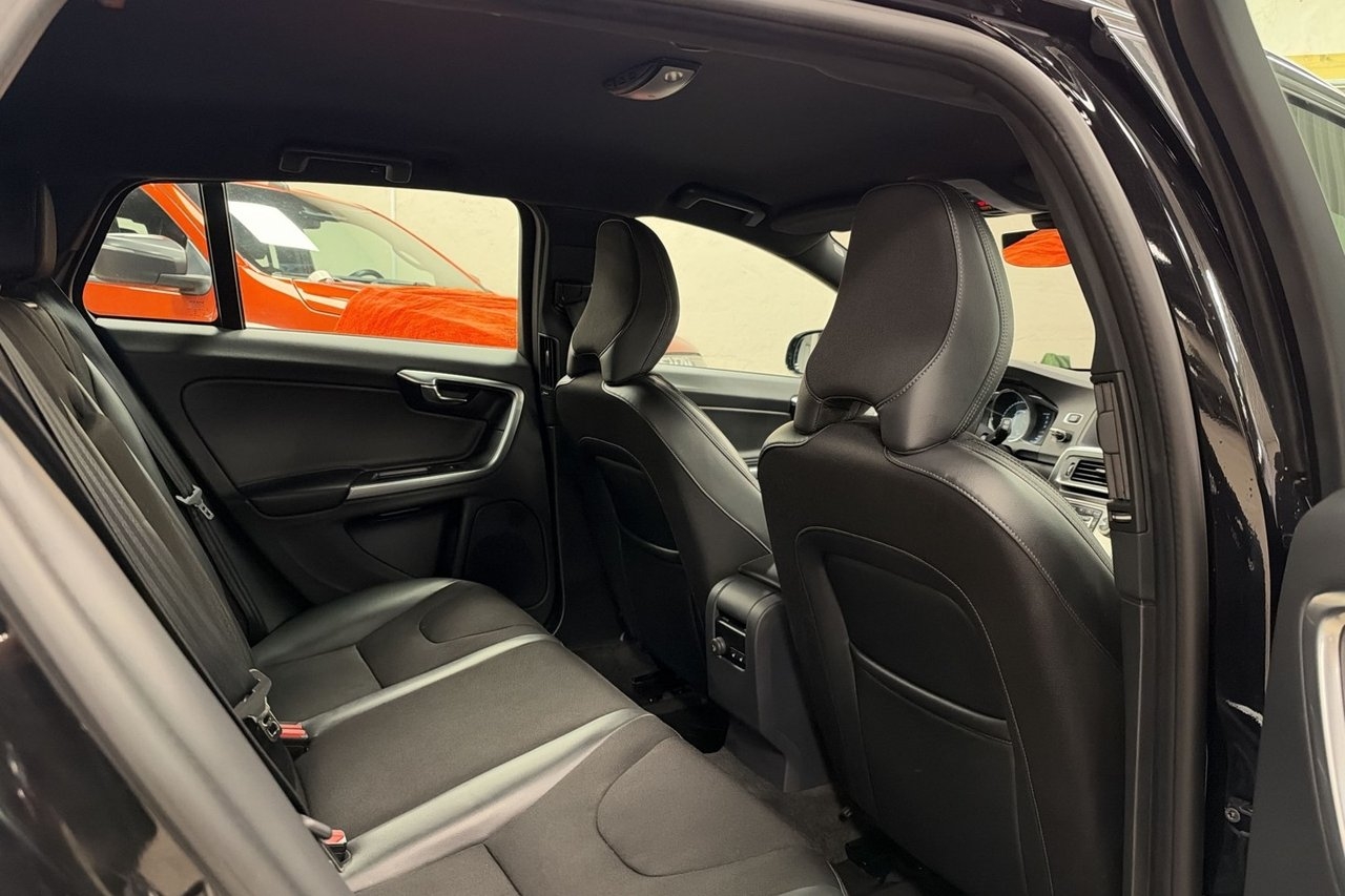 Volvo V60 Cross Country 2018, bild 7/10