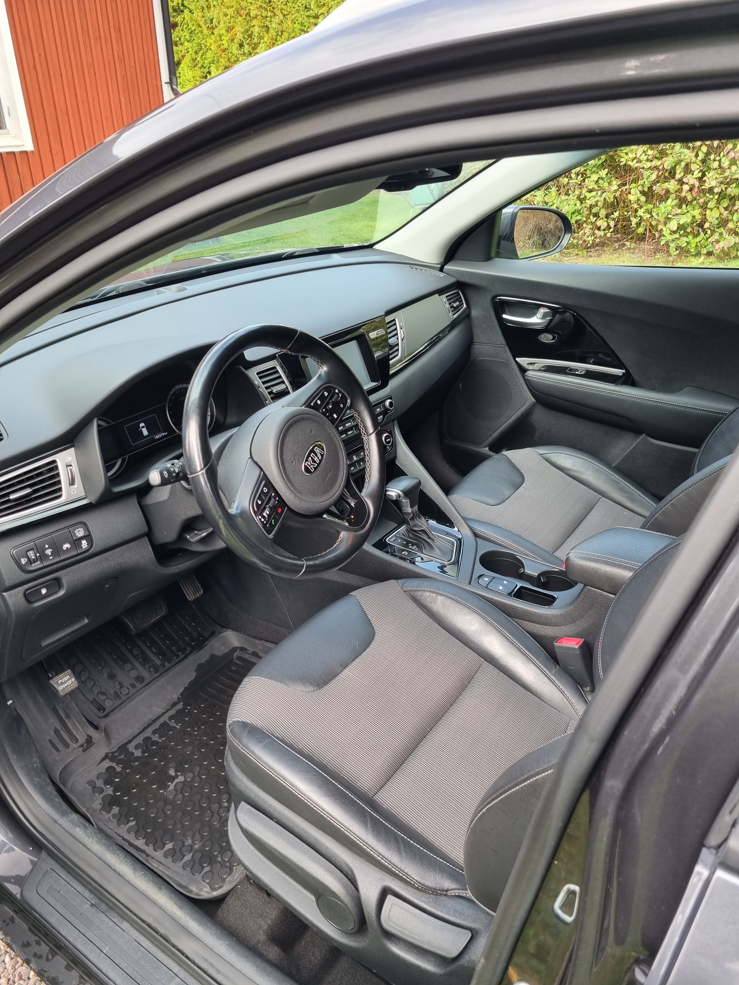 Kia Niro Hybrid DCT 2018, bild 6/8