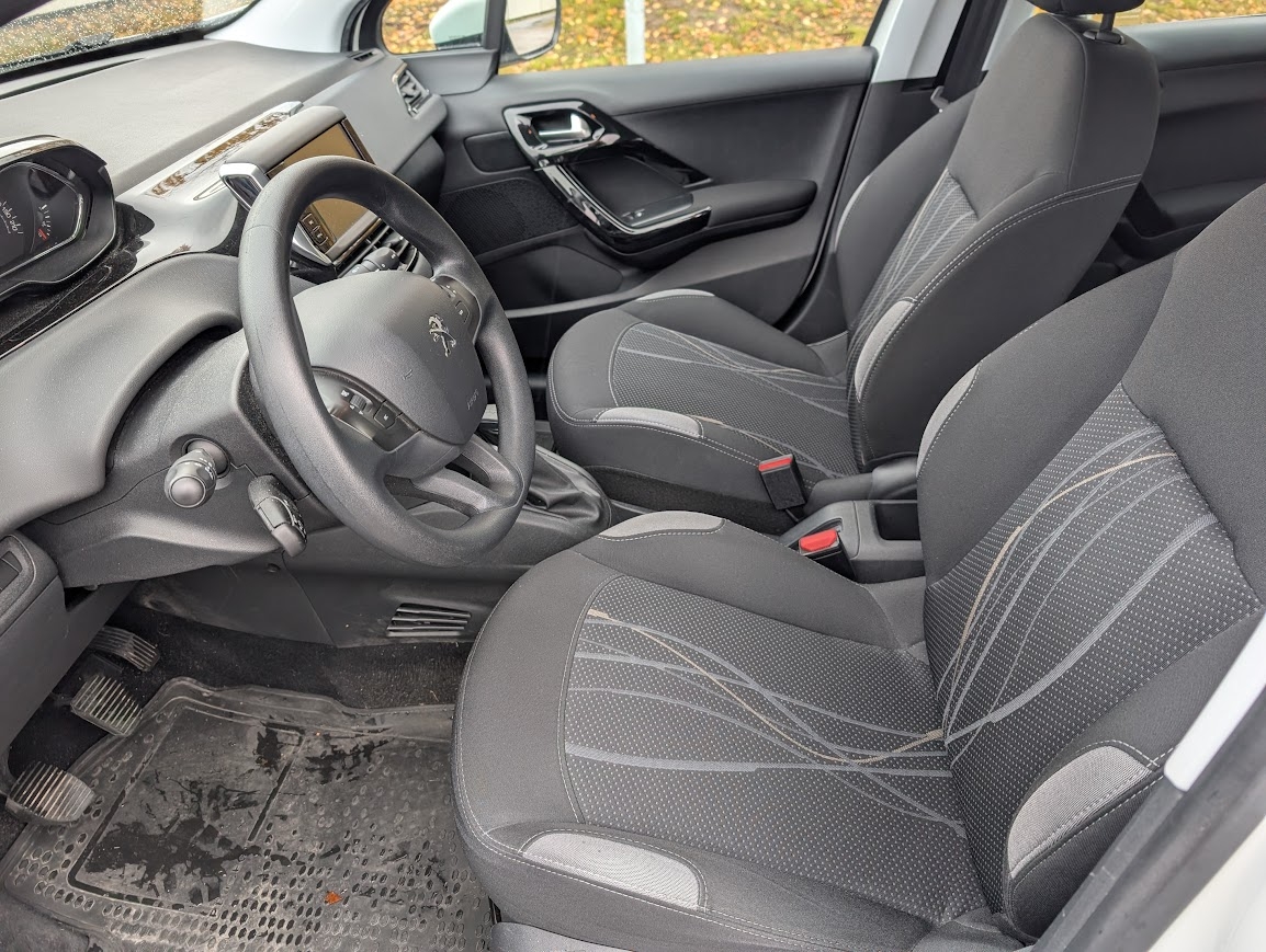 Peugeot 208 5-dörrar 1.2 VTi 82 Manuell 2015, bild 4/5