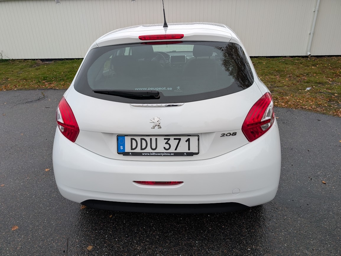 Peugeot 208 5-dörrar 1.2 VTi 82 Manuell 2015, bild 2/5
